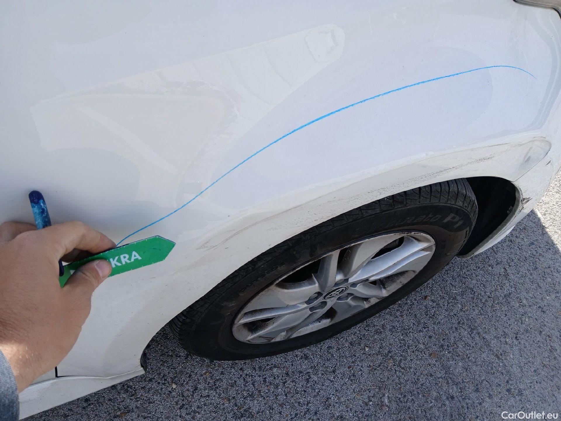  Toyota  Yaris TOYOTA  / 2020 / 5P / berlina con portón 1.5 120H Business Plus #20