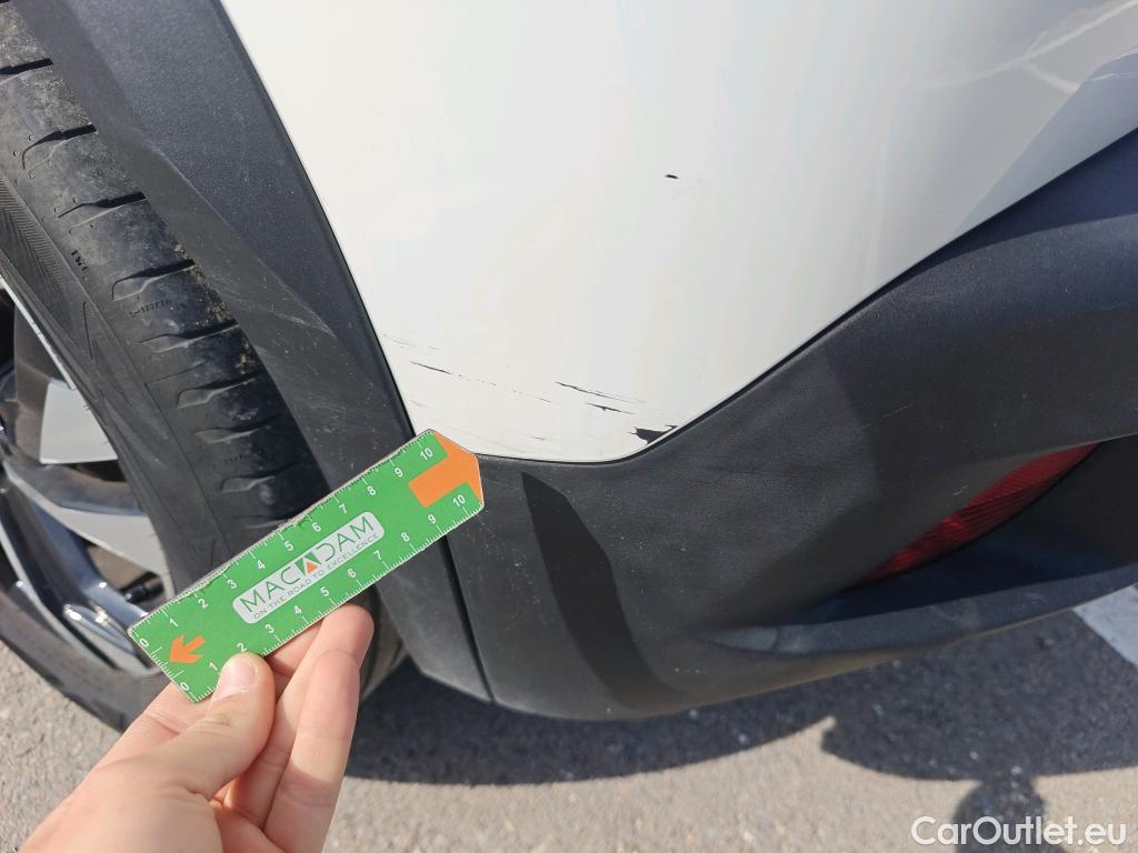  Peugeot  2008 PEUGEOT  / 2019 / 5P / todoterreno Allure BlueHDI 81kW (110CV) #34