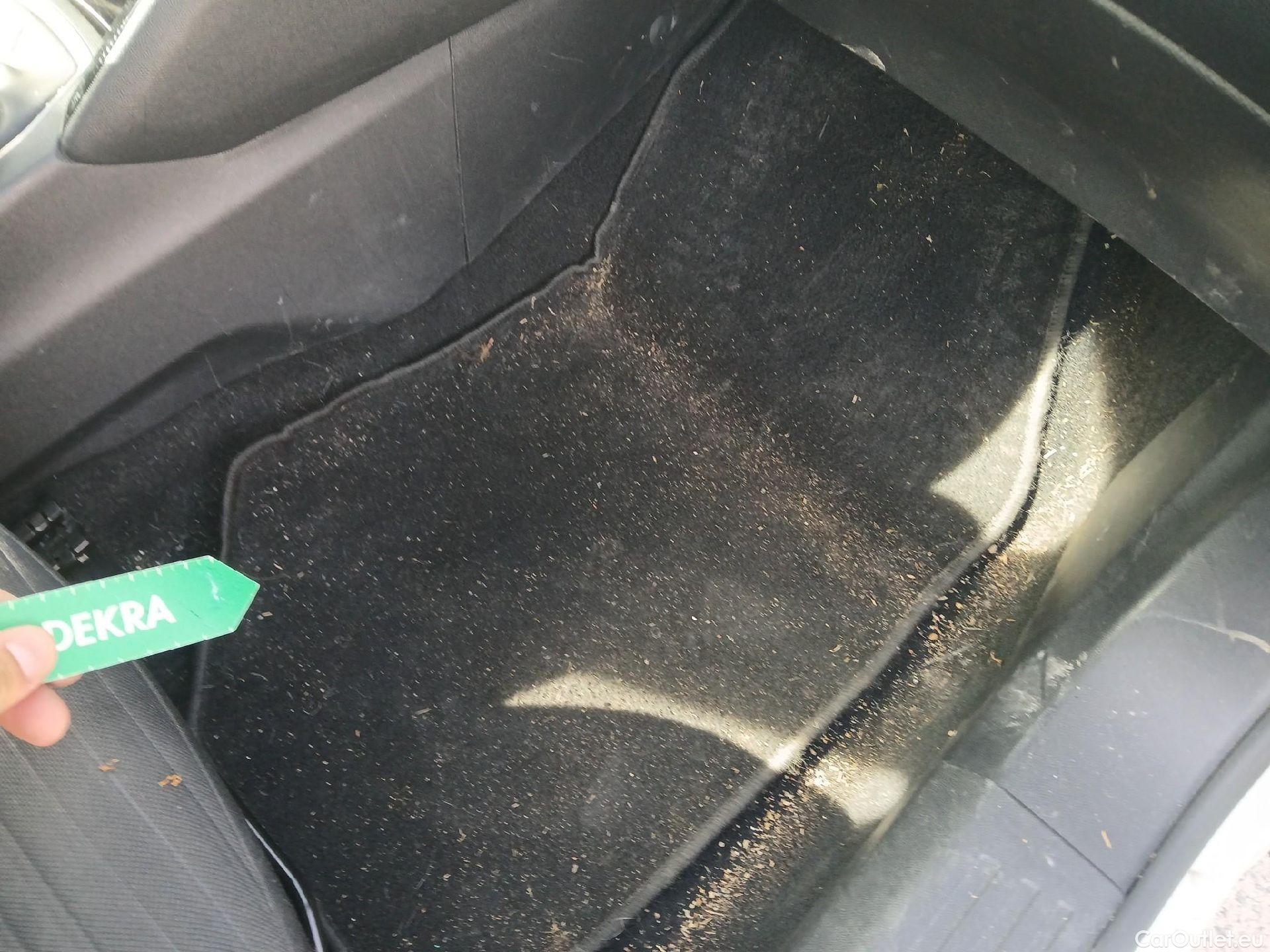  Peugeot  2008 PEUGEOT  / 2019 / 5P / todoterreno Active Pack BlueHDI 81kW (110CV) #27