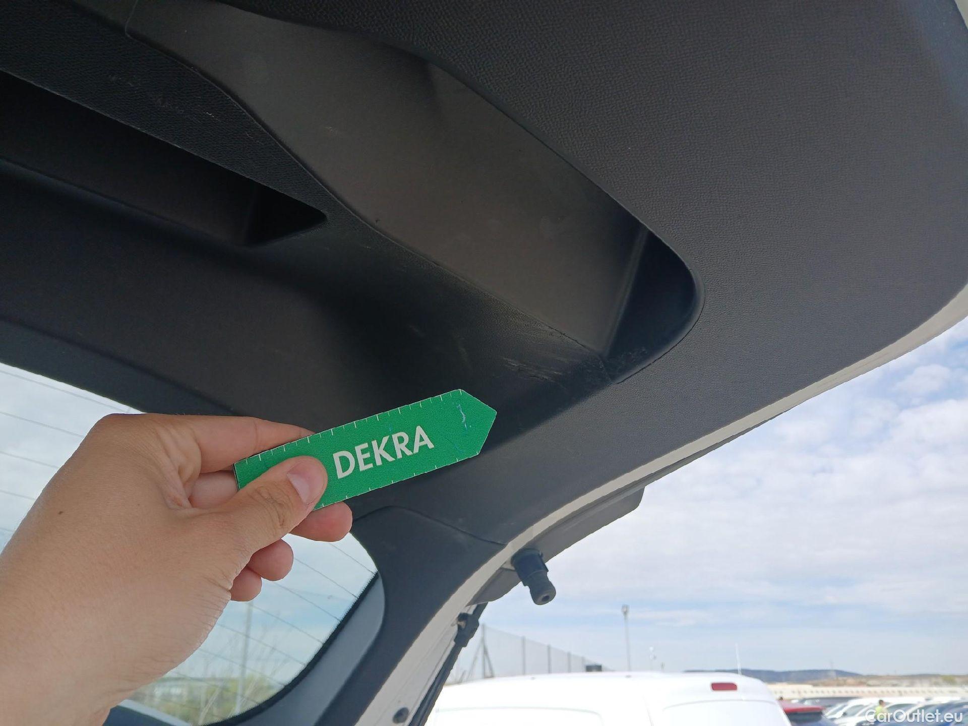  Peugeot  2008 PEUGEOT  / 2019 / 5P / todoterreno Active Pack BlueHDI 81kW (110CV) #23