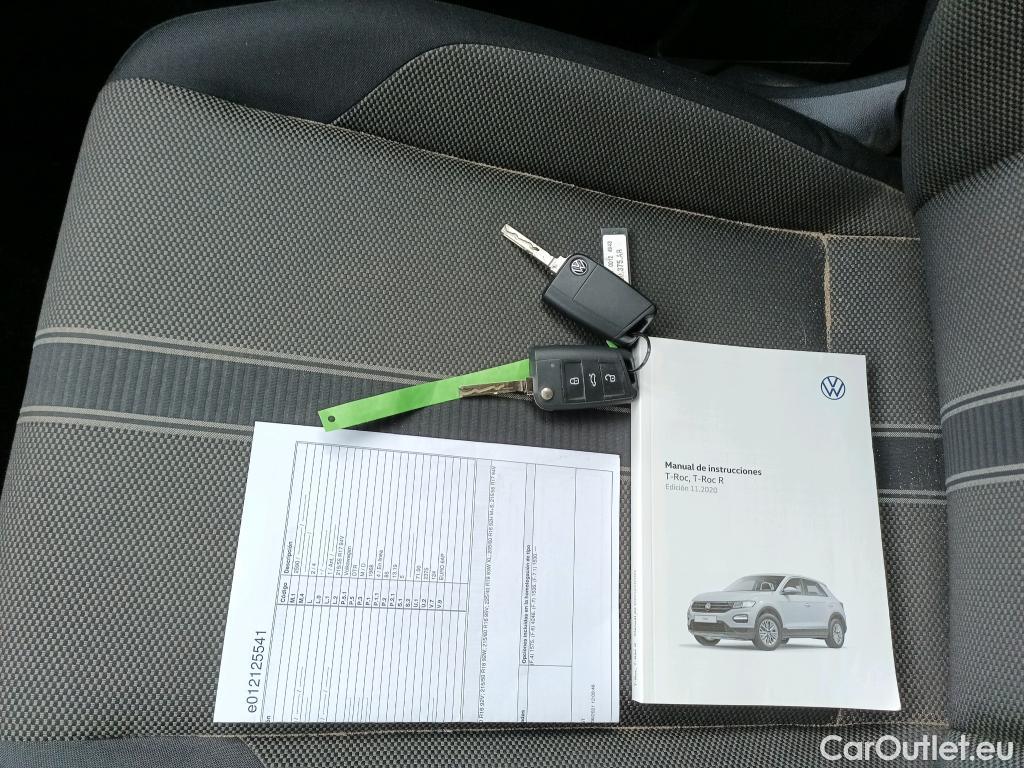  Volkswagen  T-ROC VOLKSWAGEN  / 2017 / 5P / todoterreno Advance 2.0 TDI 85kW (115CV) #9