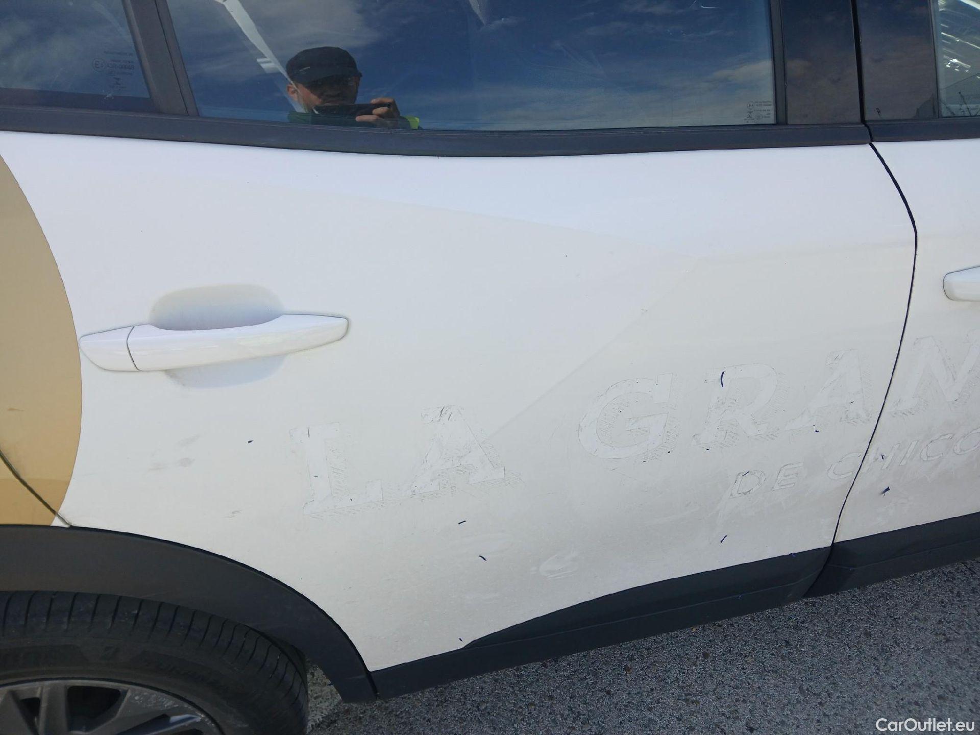  Peugeot  2008 PEUGEOT  / 2019 / 5P / todoterreno Active Pack BlueHDI 81kW (110CV) #15