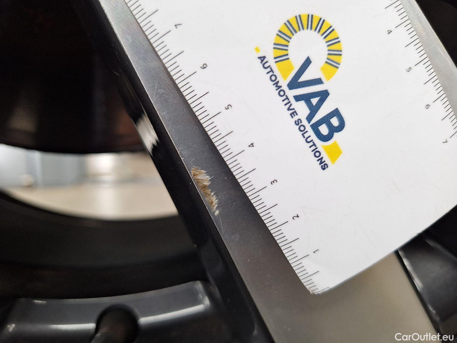  Peugeot  3008 Peugeot,  FL'20, Peugeot  1.5 BlueHDi 96kW S&S EAT8 Allure Pack #59