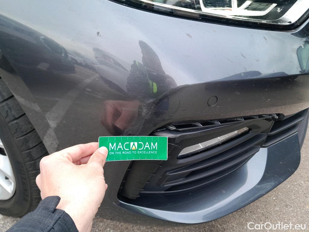  Bmw  Serie 1 BMW  / 2019 / 5P / berlina con portón 118i #32