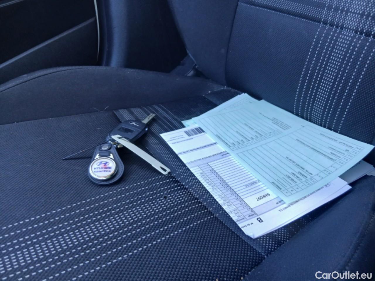  Hyundai  i20 HYUNDAI  / 2020 / 5P / berlina con portón 1.0 TGDI 74kW (100CV) 48V Essence #47