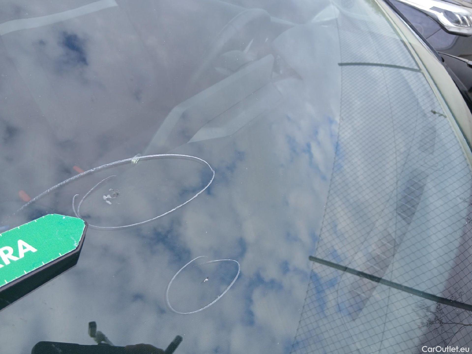  Citroen  C4 CITROEN  / 2020 / 5P / berlina con portón BlueHdi 110 S&S Live Pack #4