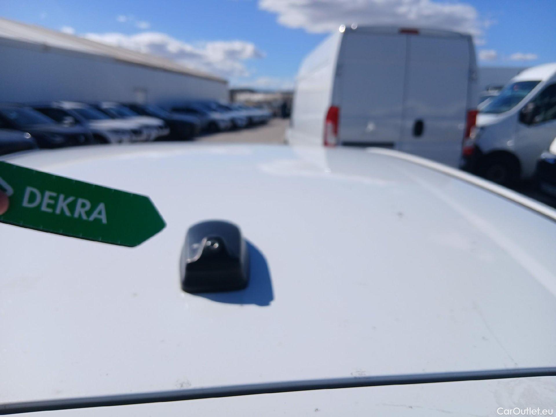  Hyundai  i20 HYUNDAI  / 2020 / 5P / berlina con portón 1.0 TGDI 74kW (100CV) 48V Essence #7