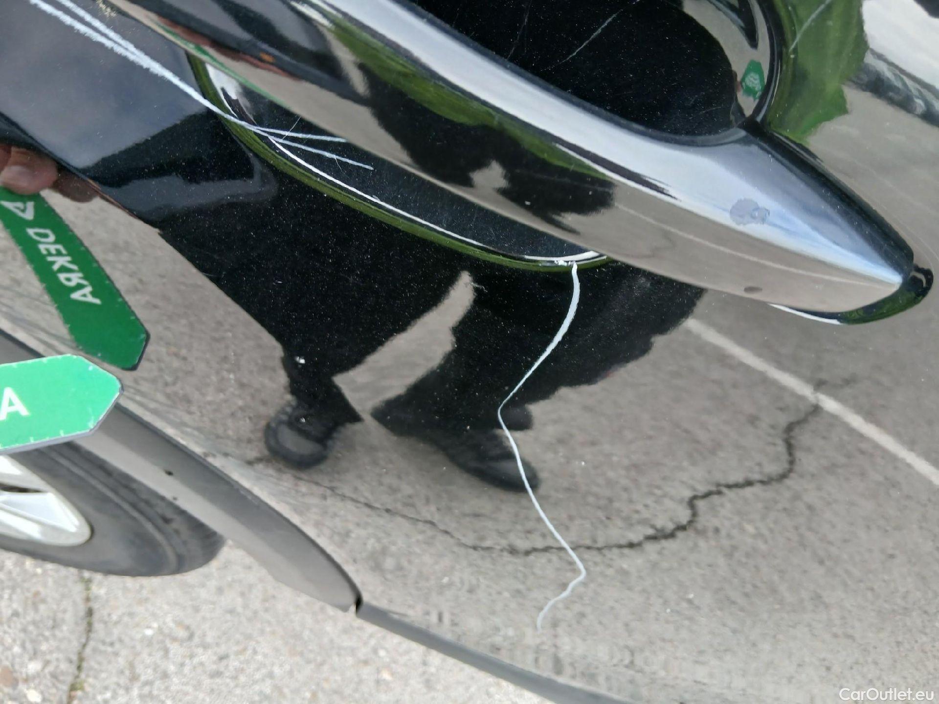  Citroen  C4 CITROEN  / 2020 / 5P / berlina con portón BlueHdi 110 S&S Live Pack #30