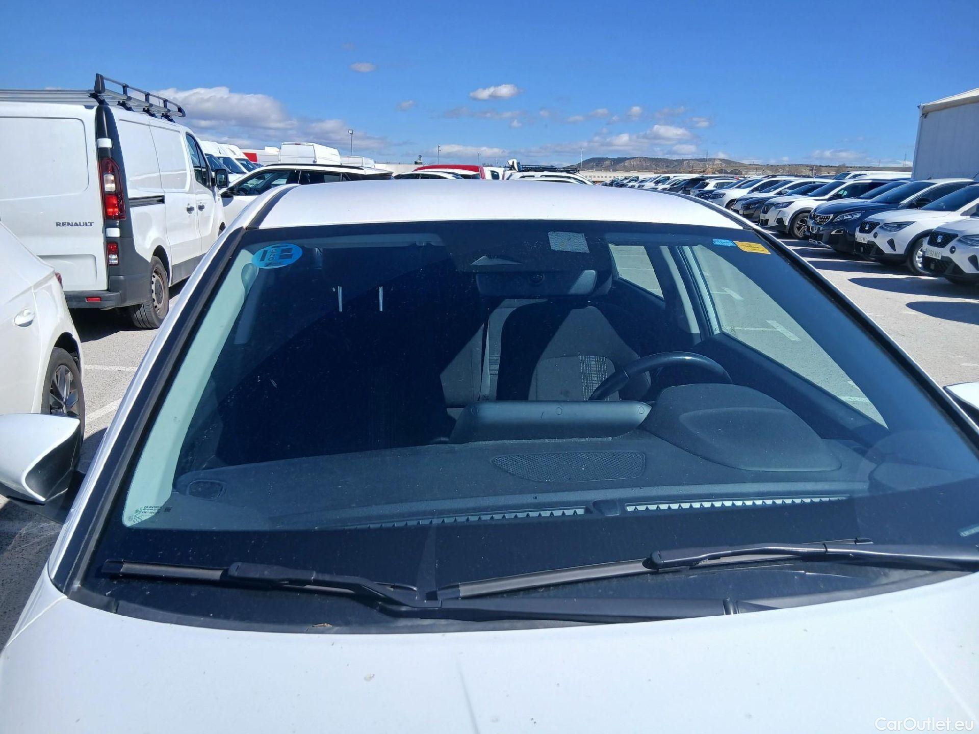  Hyundai  i20 HYUNDAI  / 2020 / 5P / berlina con portón 1.0 TGDI 74kW (100CV) 48V Essence #21