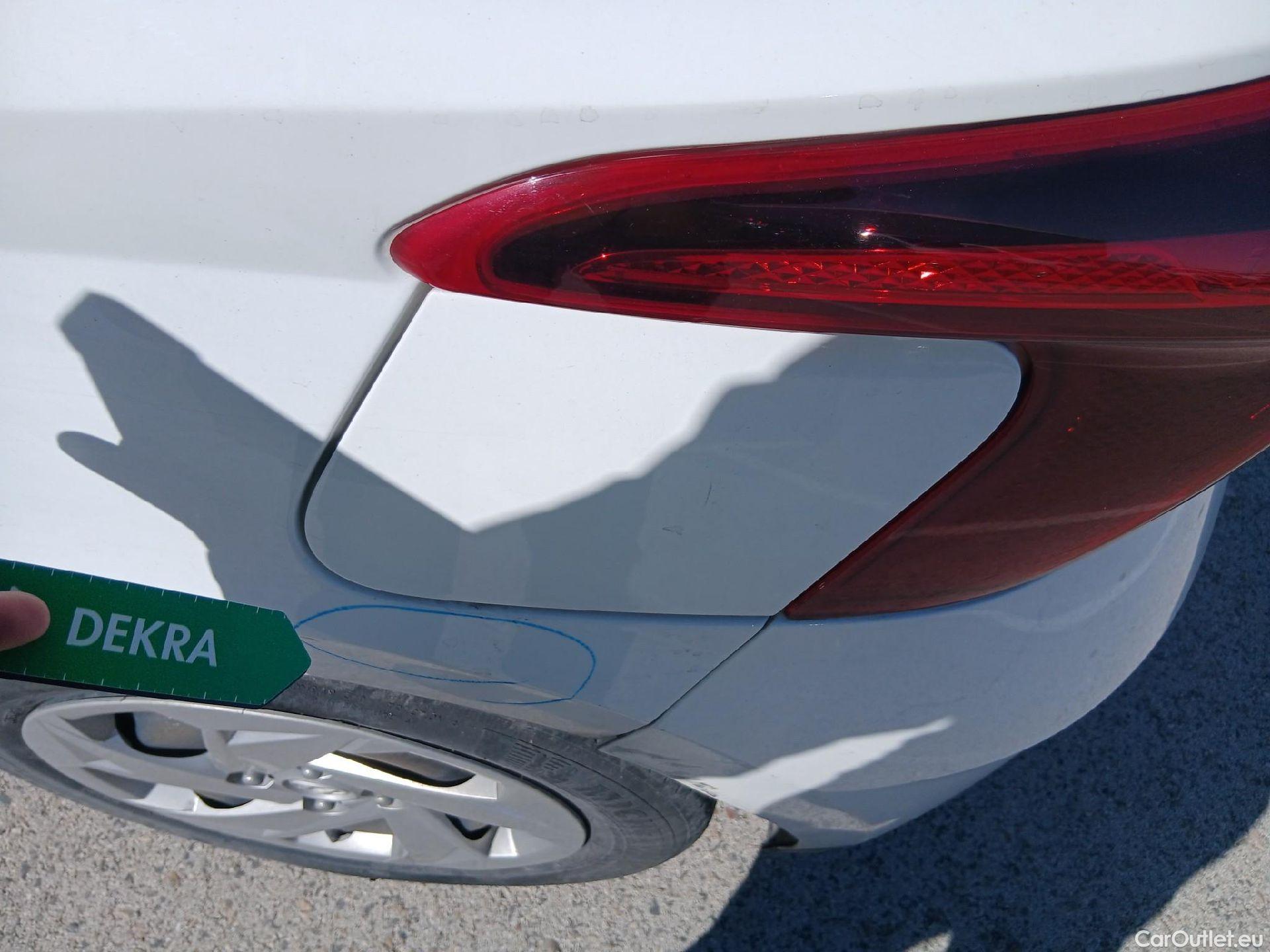  Hyundai  i20 HYUNDAI  / 2020 / 5P / berlina con portón 1.0 TGDI 74kW (100CV) 48V Essence #34