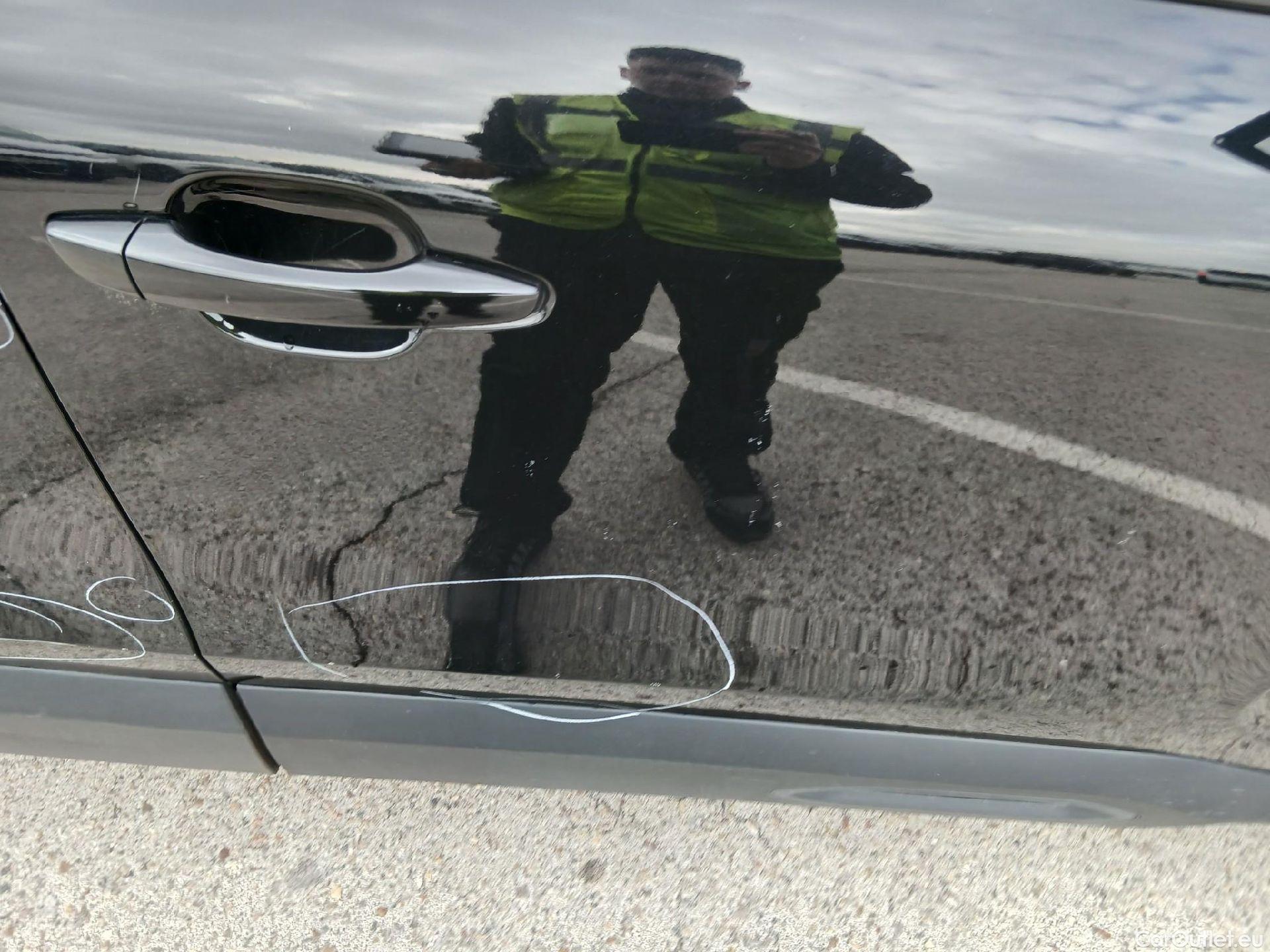  Citroen  C4 CITROEN  / 2020 / 5P / berlina con portón BlueHdi 110 S&S Live Pack #32