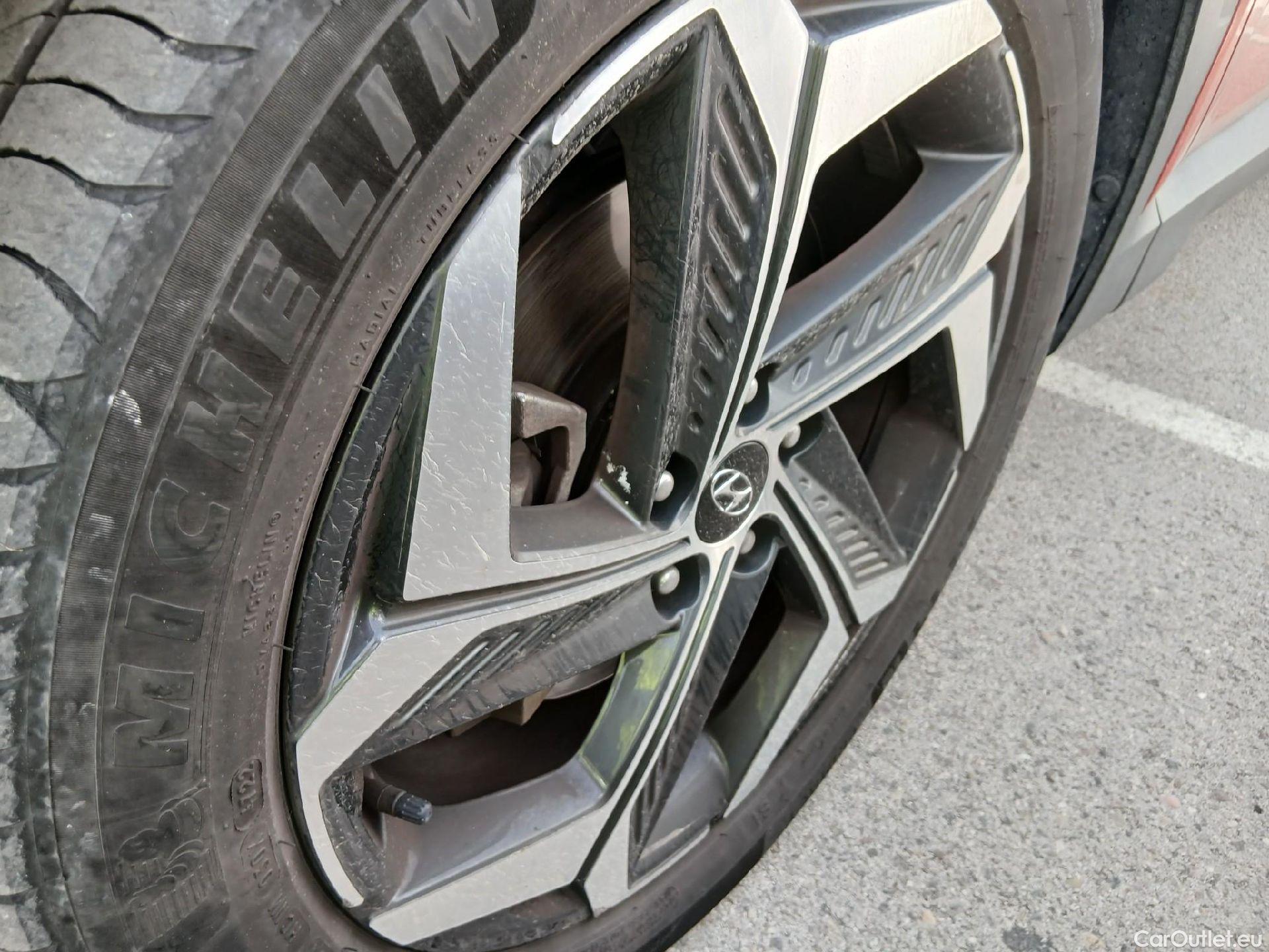  Hyundai  Tucson HYUNDAI  / 2020 / 5P / todoterreno 1.6 TGDI PHEV 195kW Tecno Sky Auto 4x4 #4