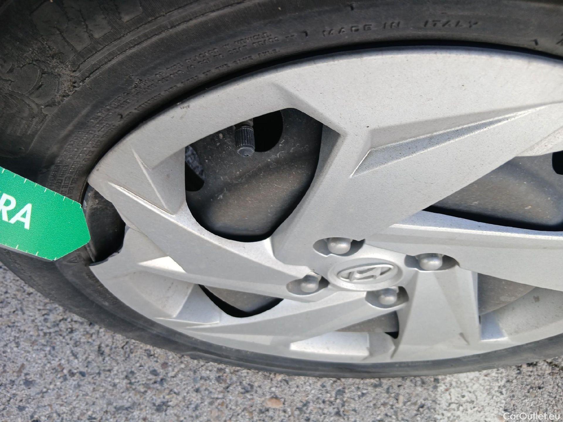  Hyundai  i20 HYUNDAI  / 2020 / 5P / berlina con portón 1.0 TGDI 74kW (100CV) 48V Essence #14