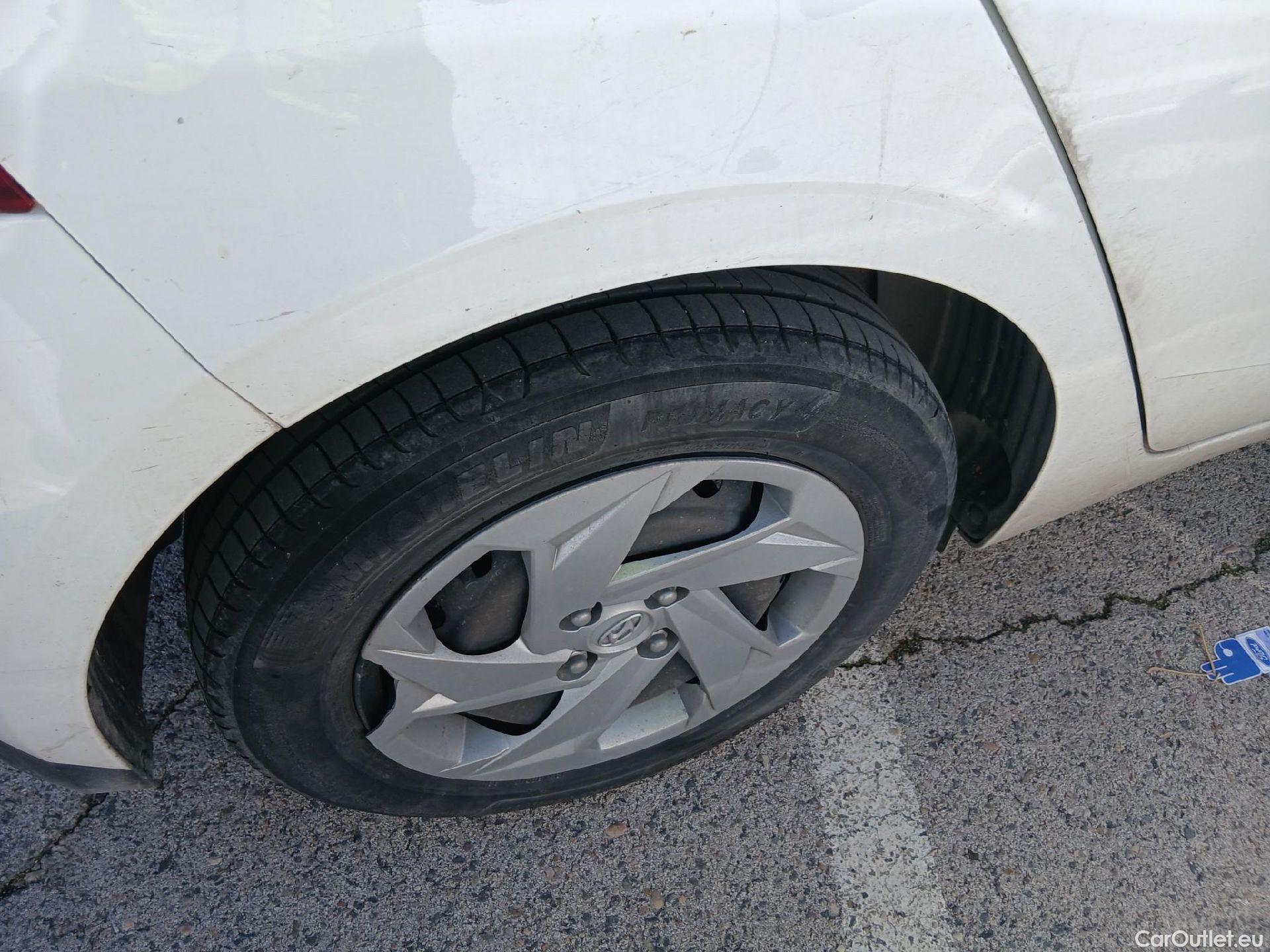  Hyundai  i20 HYUNDAI  / 2020 / 5P / berlina con portón 1.0 TGDI 74kW (100CV) 48V Essence #13