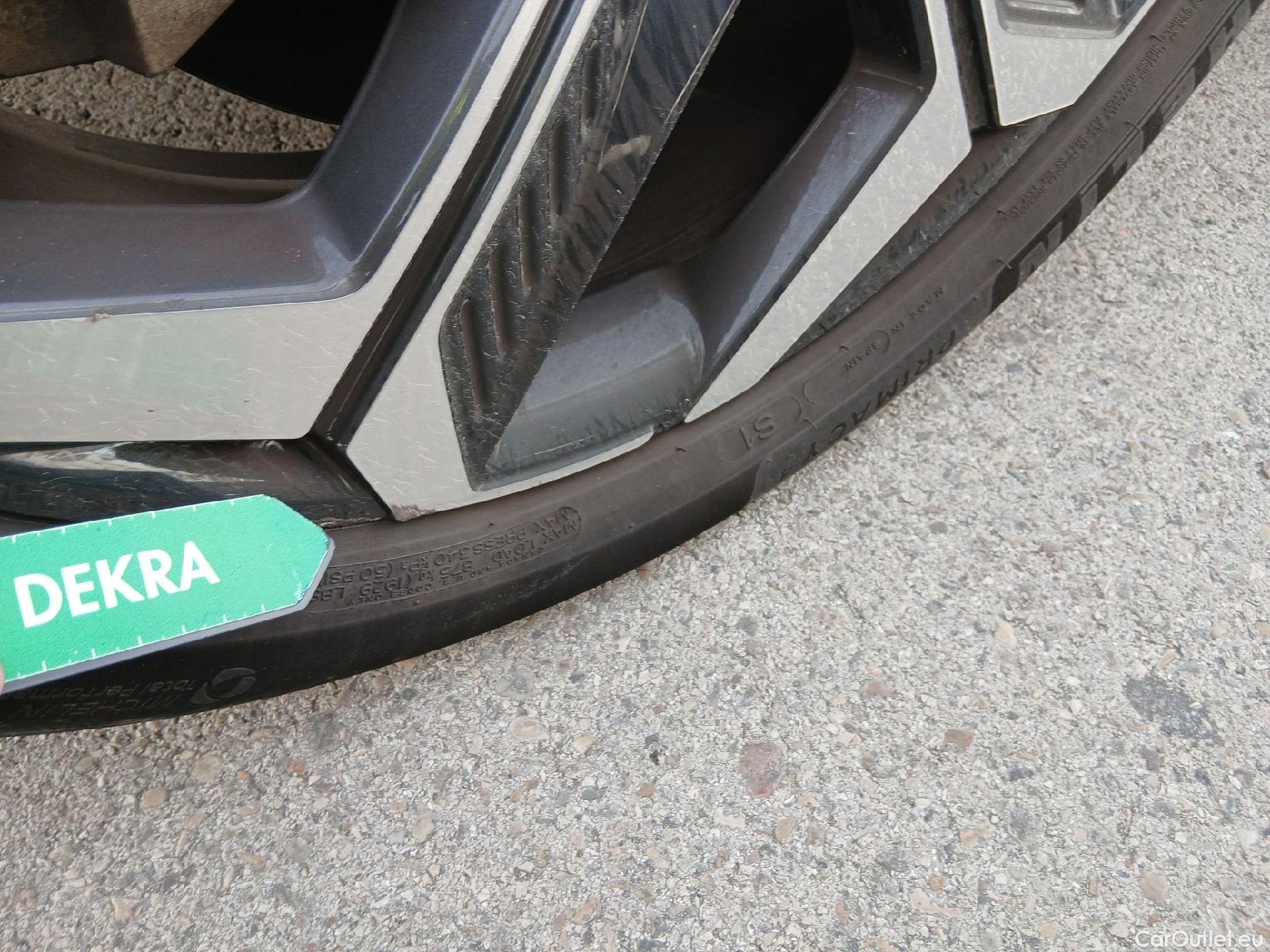  Hyundai  Tucson HYUNDAI  / 2020 / 5P / todoterreno 1.6 TGDI PHEV 195kW Tecno Sky Auto 4x4 #3