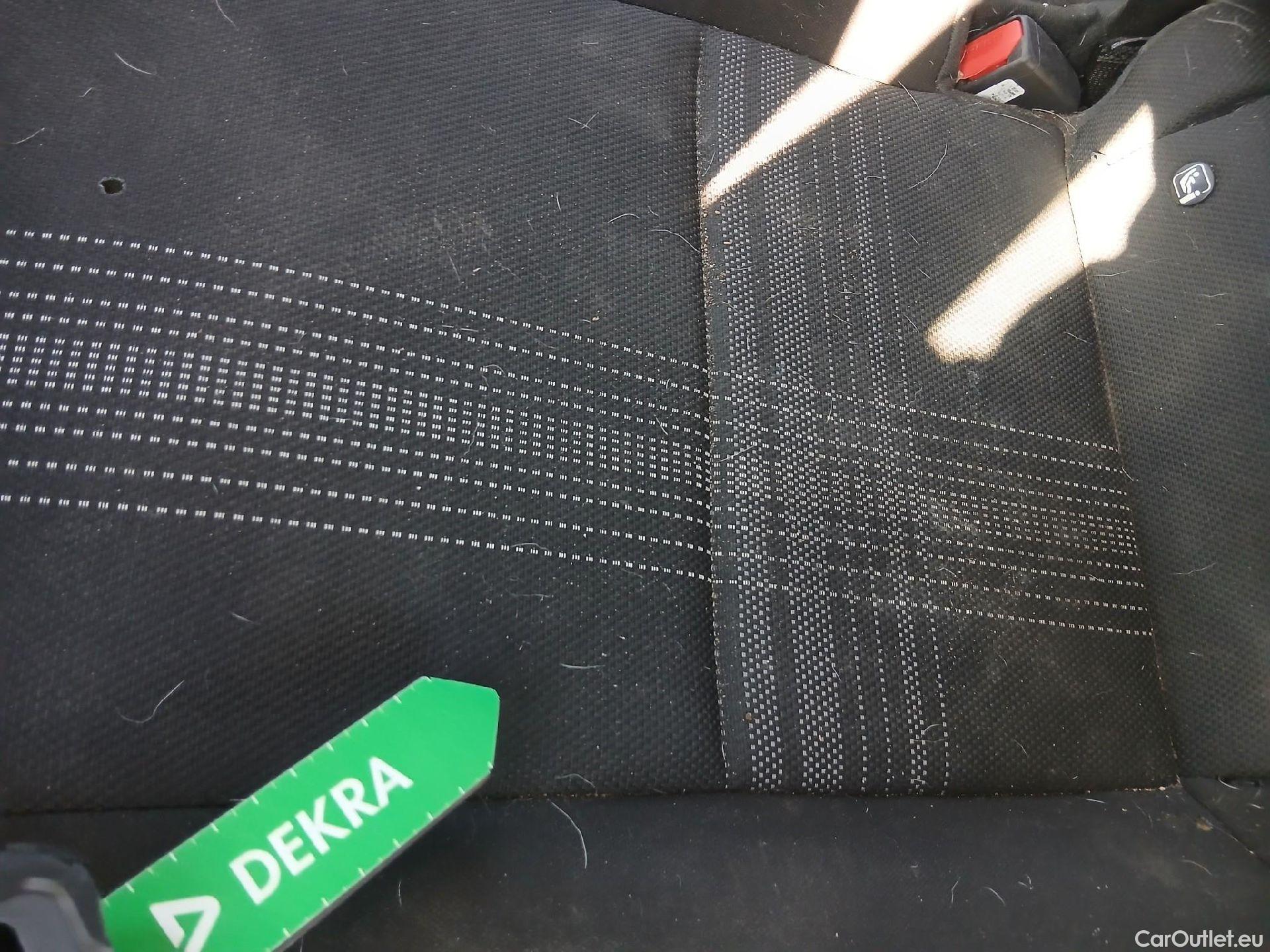  Hyundai  i20 HYUNDAI  / 2020 / 5P / berlina con portón 1.0 TGDI 74kW (100CV) 48V Essence #2