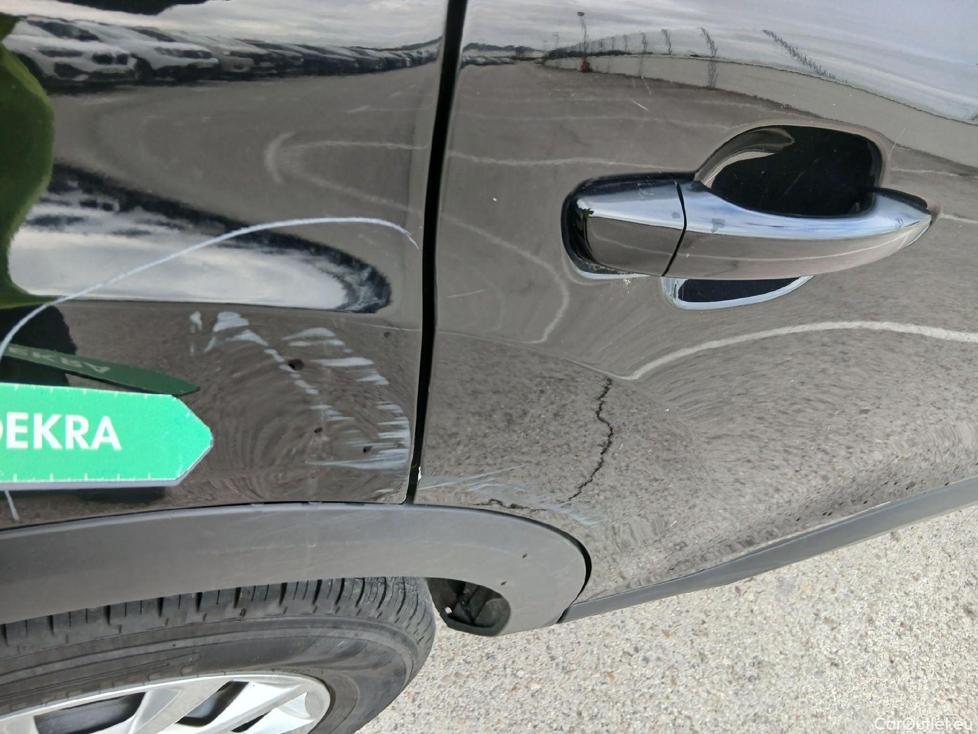  Citroen  C4 CITROEN  / 2020 / 5P / berlina con portón BlueHdi 110 S&S Live Pack #29