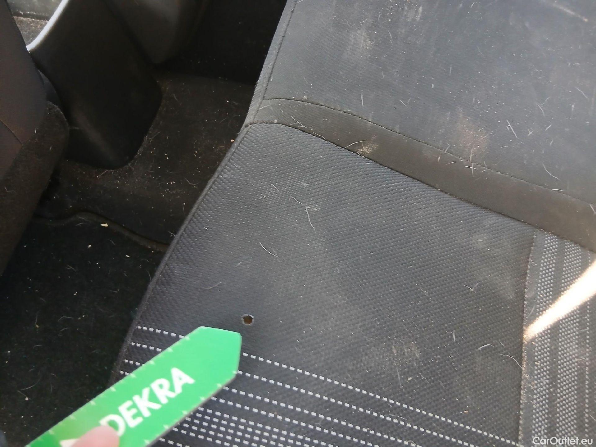  Hyundai  i20 HYUNDAI  / 2020 / 5P / berlina con portón 1.0 TGDI 74kW (100CV) 48V Essence #3