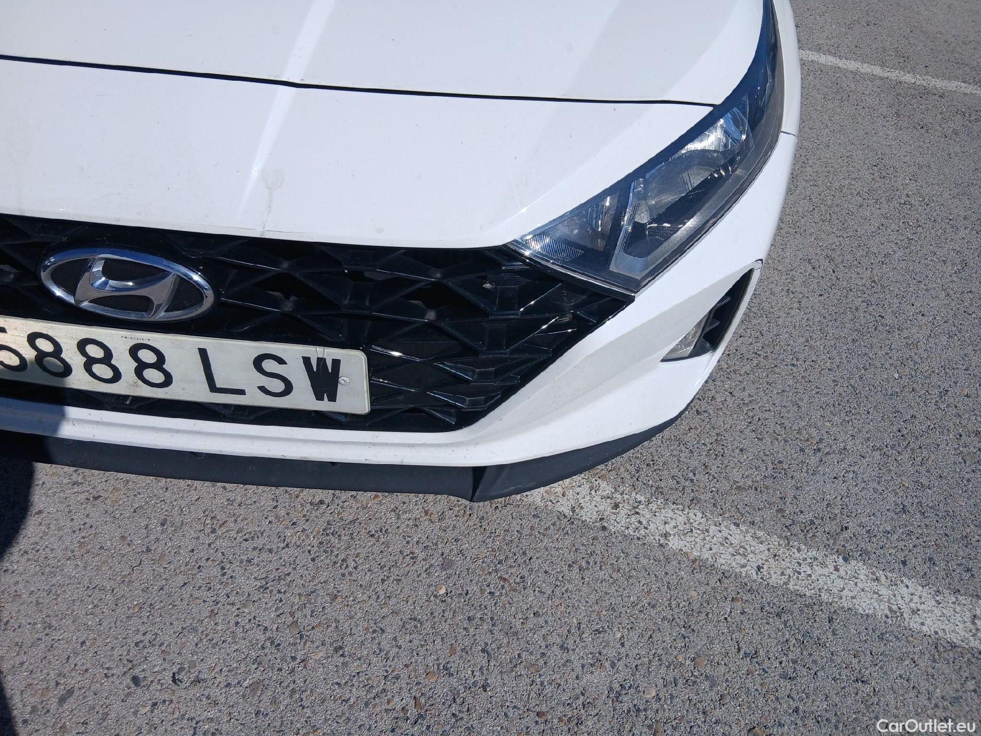  Hyundai  i20 HYUNDAI  / 2020 / 5P / berlina con portón 1.0 TGDI 74kW (100CV) 48V Essence #25