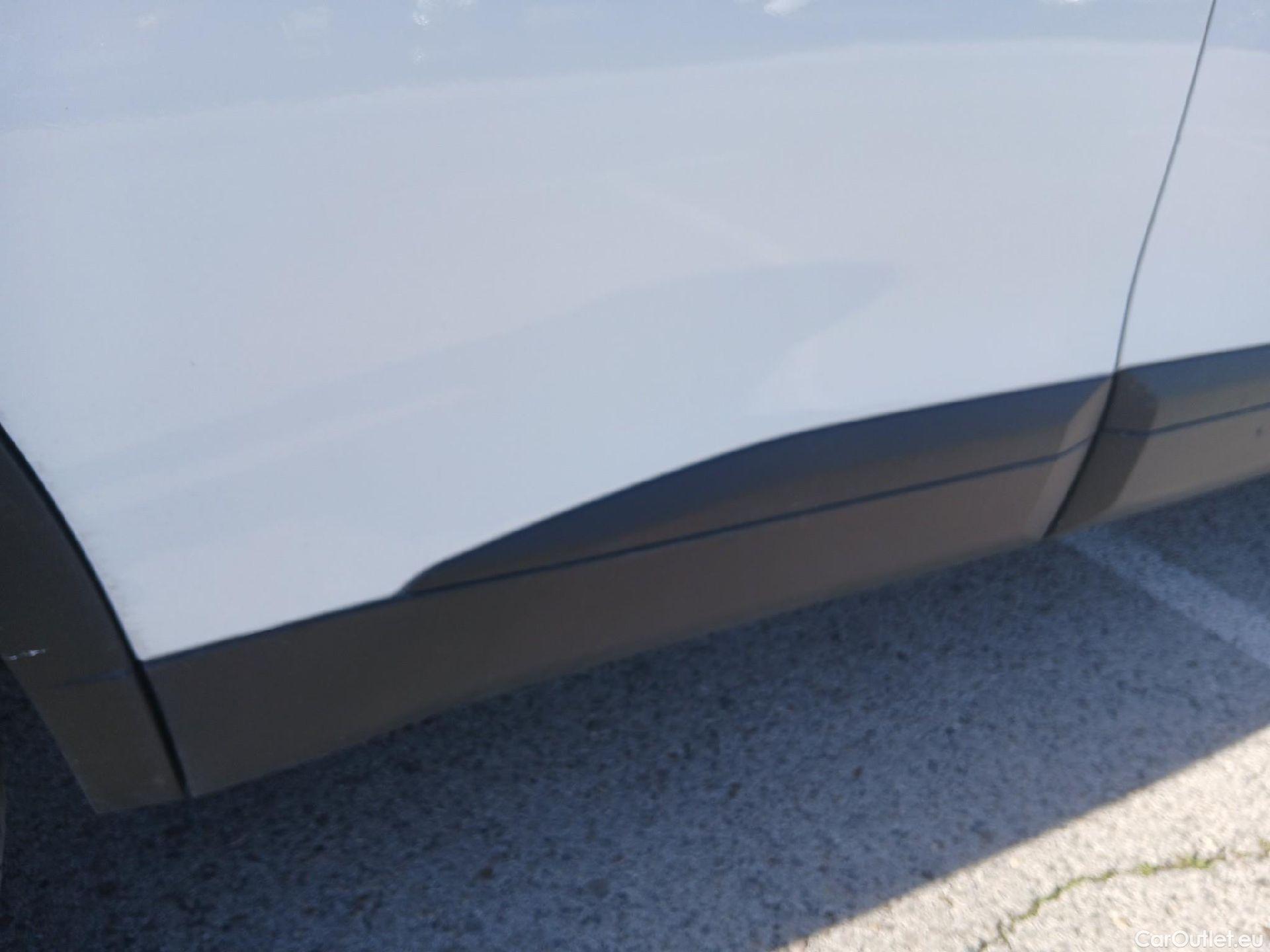  Peugeot  2008 PEUGEOT  / 2019 / 5P / todoterreno Active BlueHDI 81kW (110CV) #33