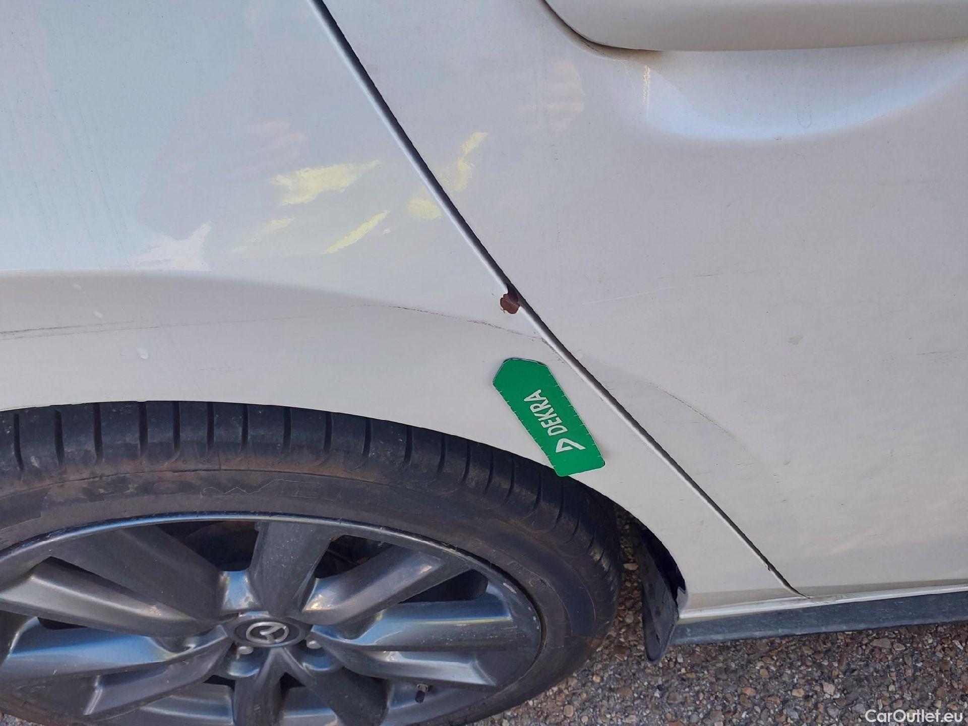  Mazda  3 MAZDA Mazda / 2019 / 5P / berlina con portón 2.0 e-SKYACTIV-G 88KW EVOLUTION #9