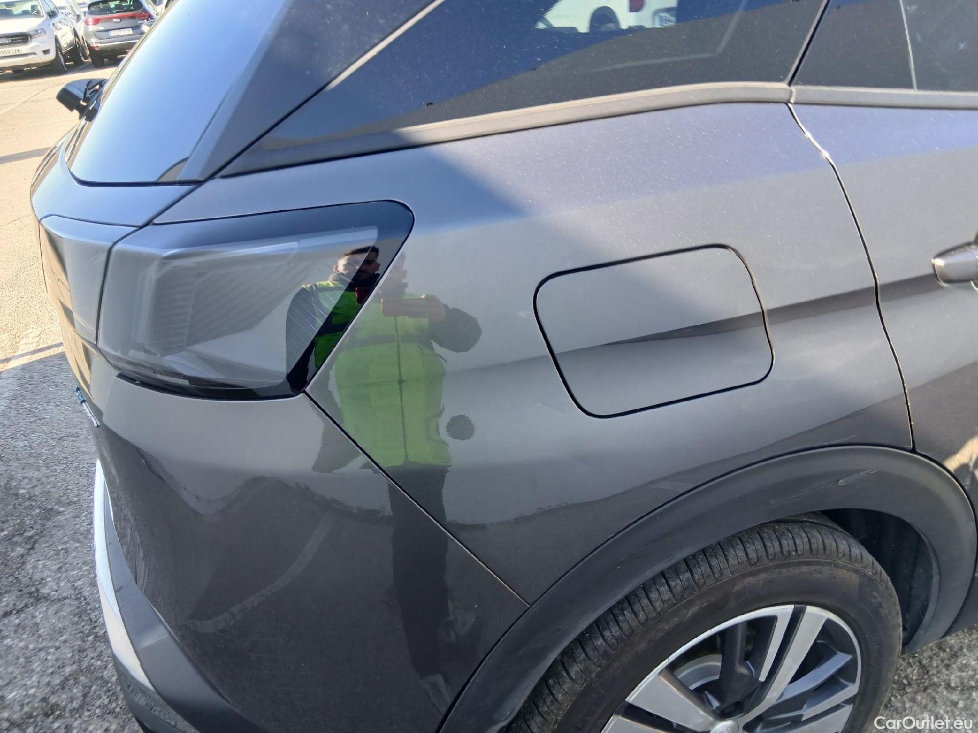  Peugeot  3008 PEUGEOT  Hybrid / 2020 / 5P / todoterreno 225 e-EAT8 Allure (AC2) #22