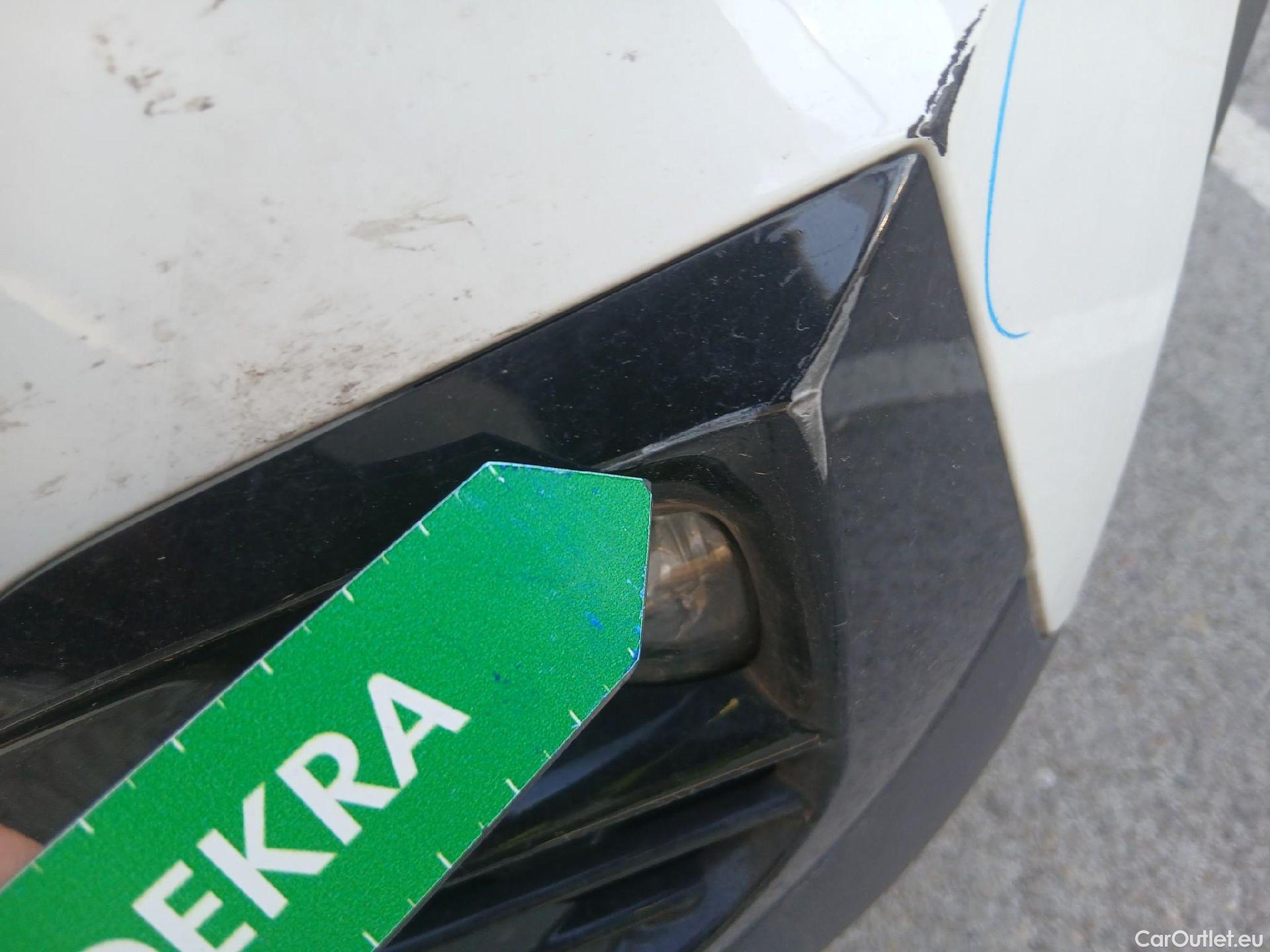  Peugeot  2008 PEUGEOT  / 2019 / 5P / todoterreno Active BlueHDI 81kW (110CV) #5