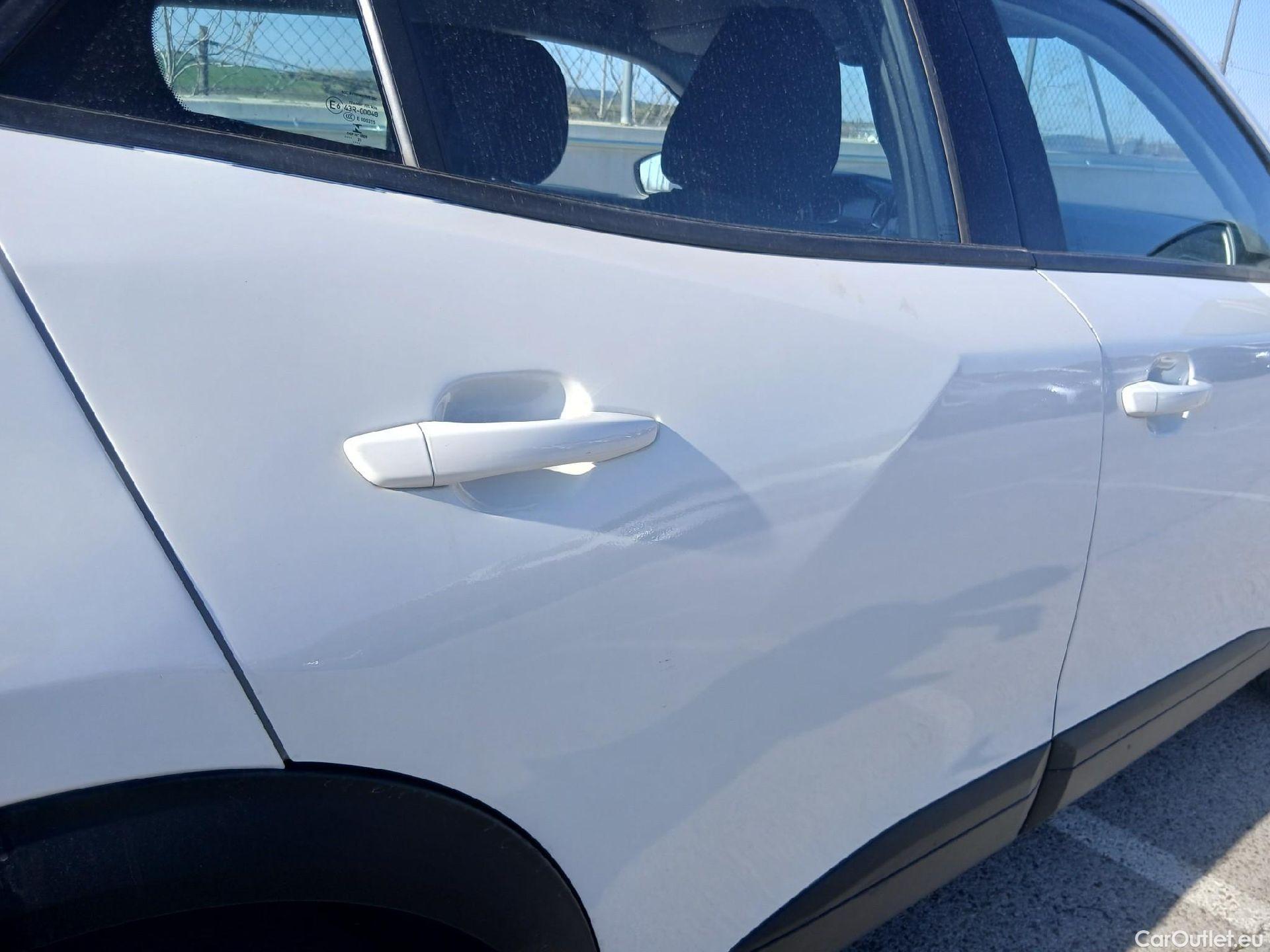  Peugeot  2008 PEUGEOT  / 2019 / 5P / todoterreno Active BlueHDI 81kW (110CV) #32