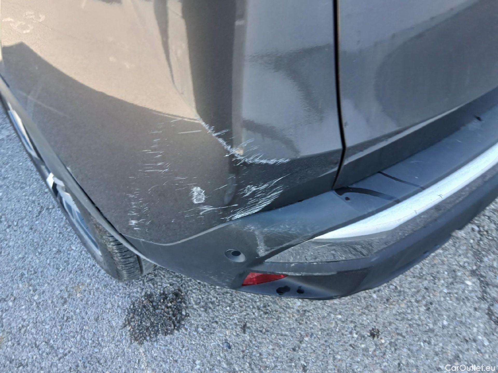  Peugeot  3008 PEUGEOT  Hybrid / 2020 / 5P / todoterreno 225 e-EAT8 Allure (AC2) #18