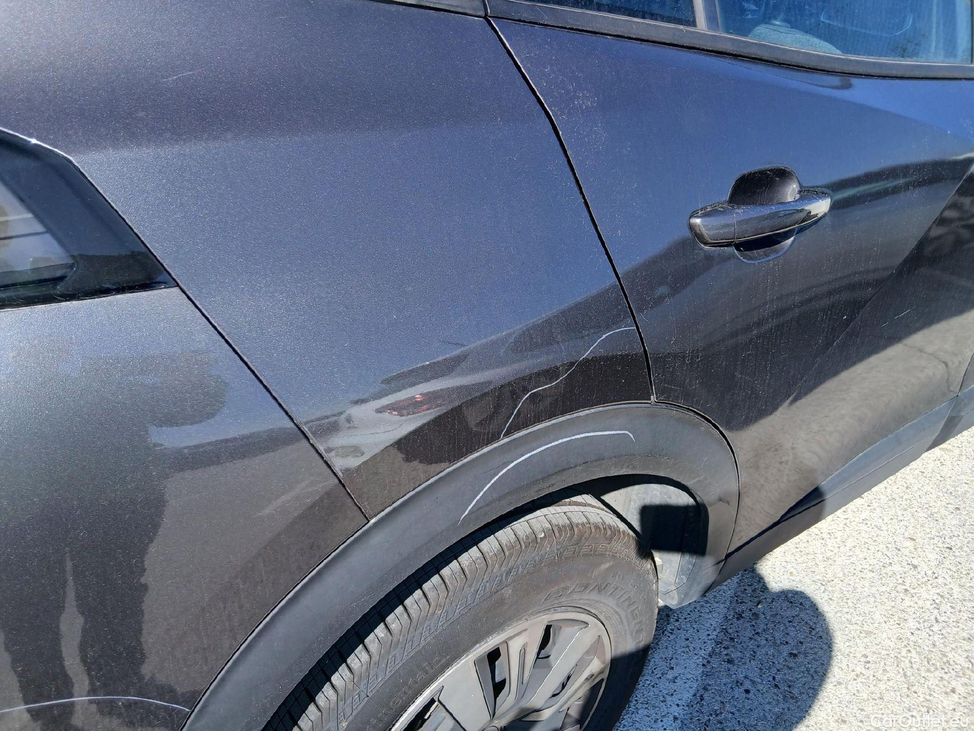  Peugeot  2008 PEUGEOT  / 2019 / 5P / todoterreno Active BlueHDI 81kW (110CV) #27