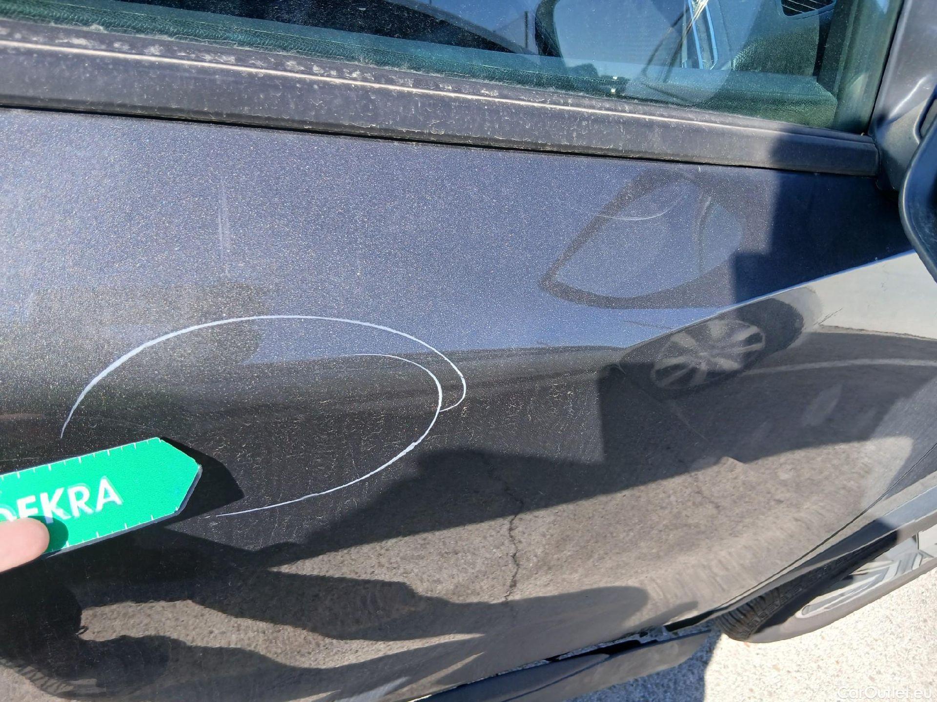  Peugeot  2008 PEUGEOT  / 2019 / 5P / todoterreno Active BlueHDI 81kW (110CV) #31