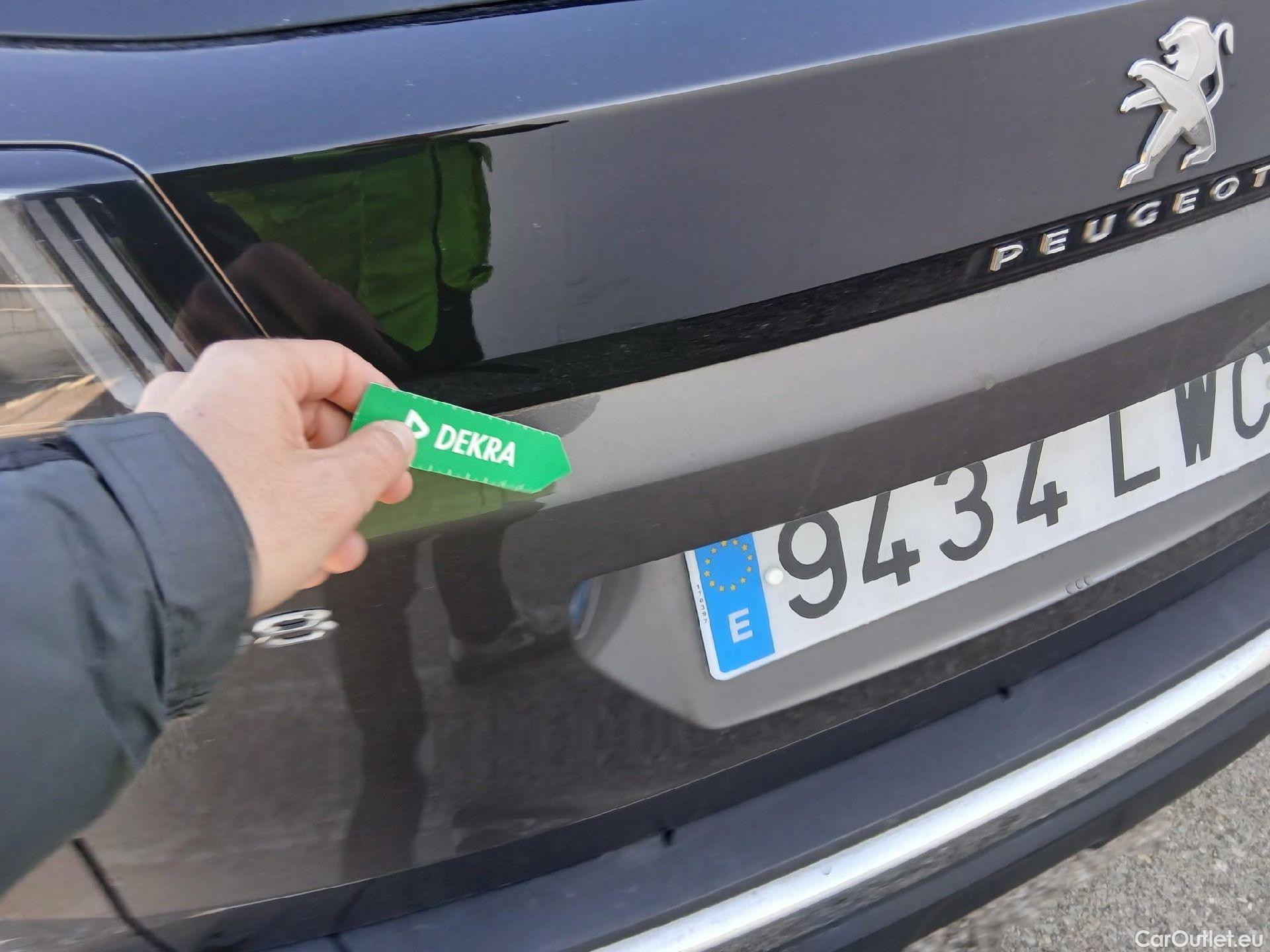  Peugeot  3008 PEUGEOT  Hybrid / 2020 / 5P / todoterreno 225 e-EAT8 Allure (AC2) #20