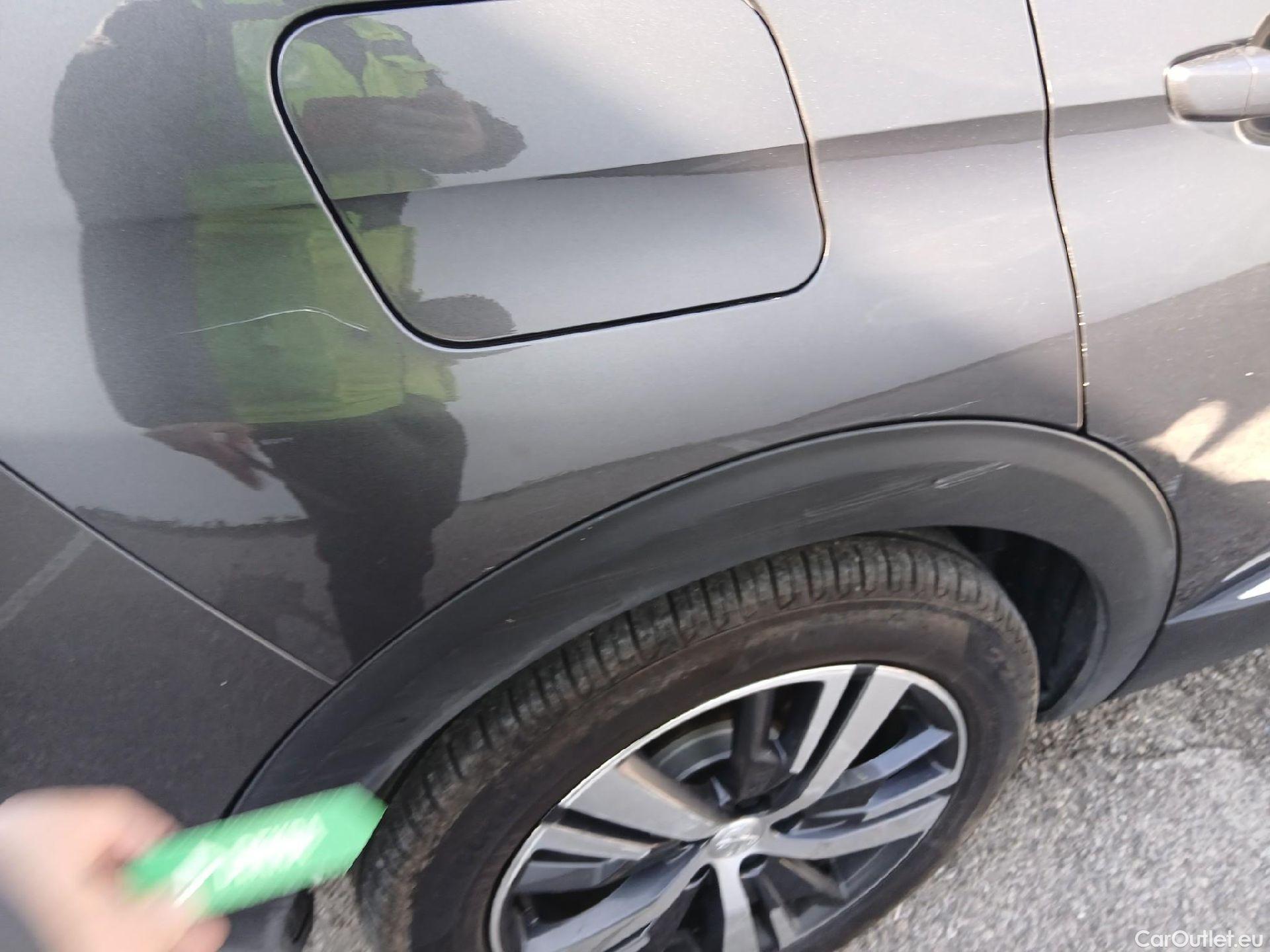  Peugeot  3008 PEUGEOT  Hybrid / 2020 / 5P / todoterreno 225 e-EAT8 Allure (AC2) #25