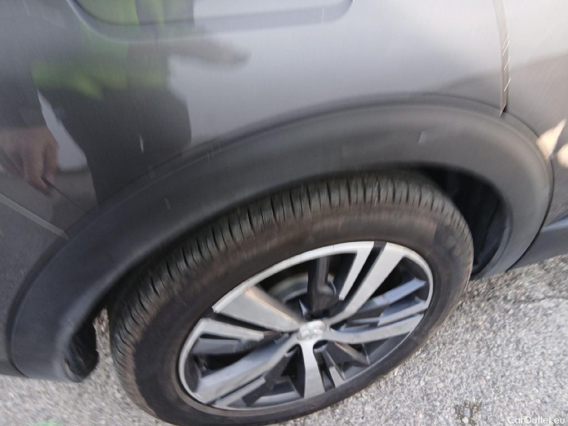  Peugeot  3008 PEUGEOT  Hybrid / 2020 / 5P / todoterreno 225 e-EAT8 Allure (AC2) #24