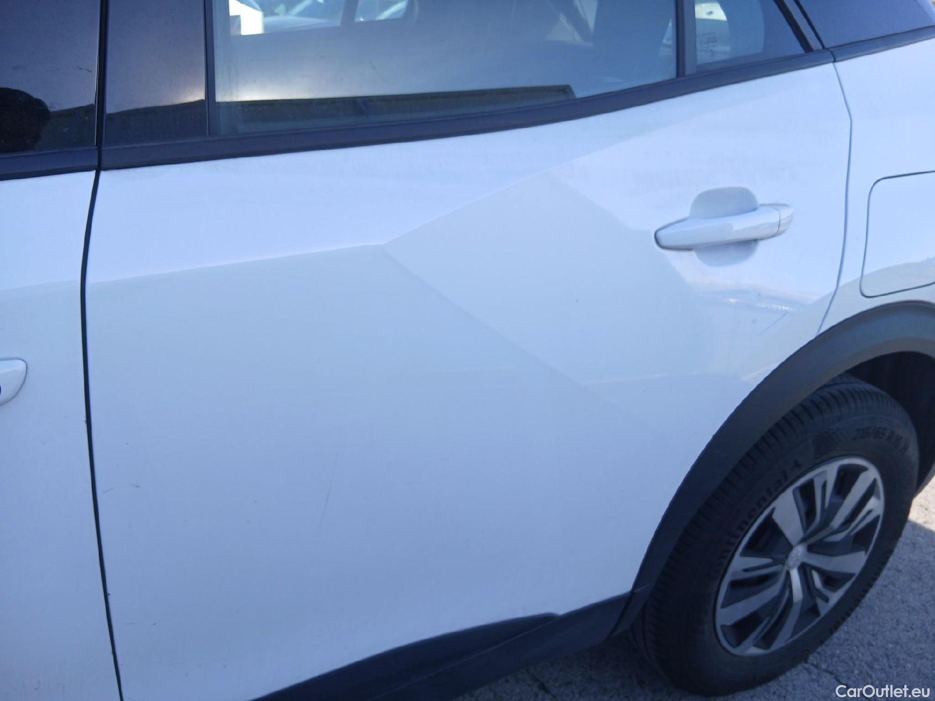  Peugeot  2008 PEUGEOT  / 2019 / 5P / todoterreno Active BlueHDI 81kW (110CV) #17