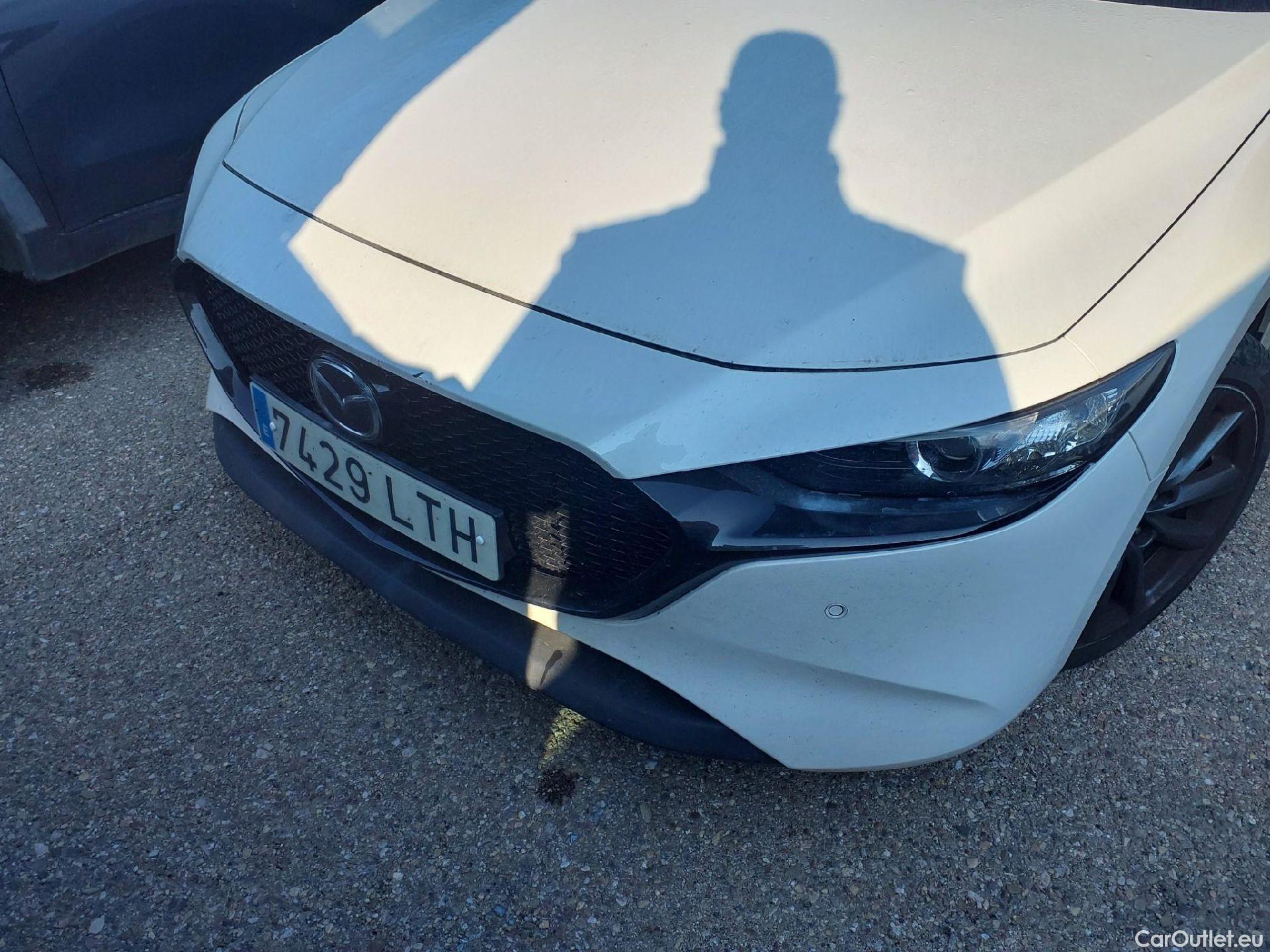  Mazda  3 MAZDA Mazda / 2019 / 5P / berlina con portón 2.0 e-SKYACTIV-G 88KW EVOLUTION #1