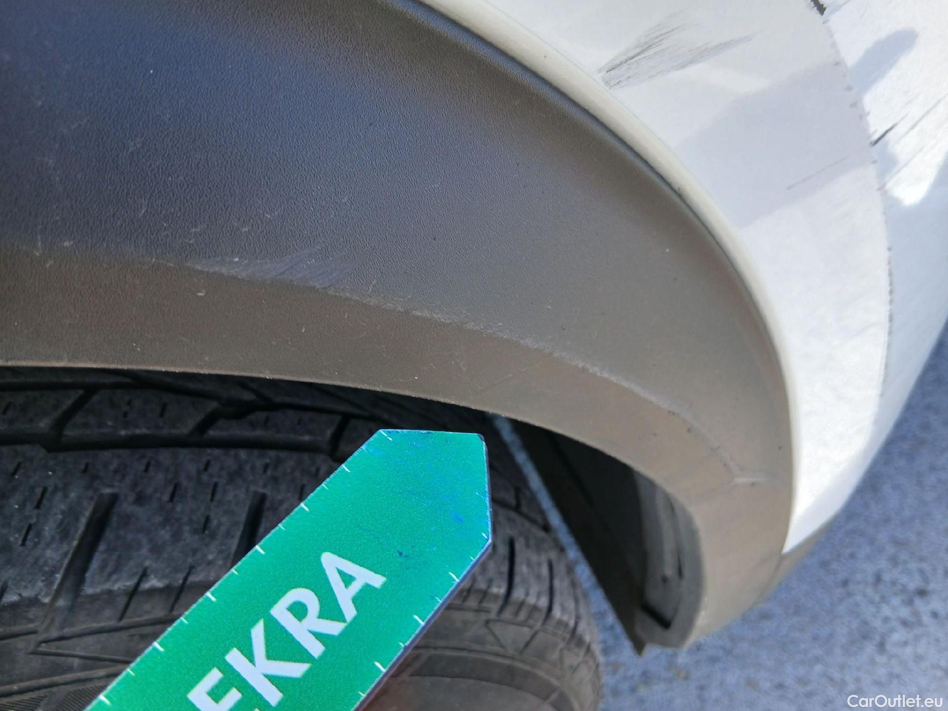  Peugeot  2008 PEUGEOT  / 2019 / 5P / todoterreno Active BlueHDI 81kW (110CV) #43