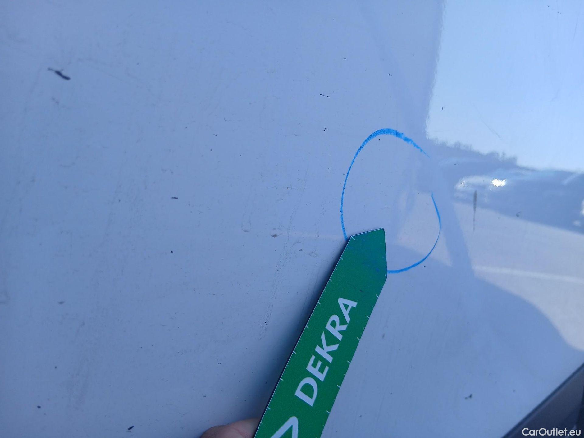  Peugeot  2008 PEUGEOT  / 2019 / 5P / todoterreno Active BlueHDI 81kW (110CV) #14