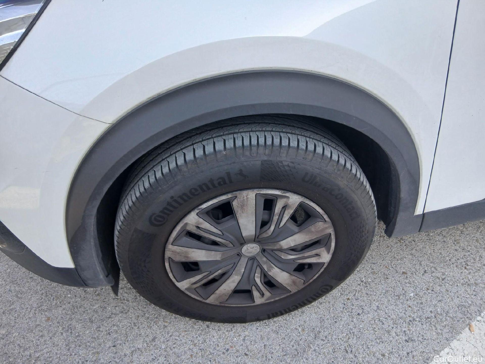  Peugeot  2008 PEUGEOT  / 2019 / 5P / todoterreno Active BlueHDI 81kW (110CV) #11