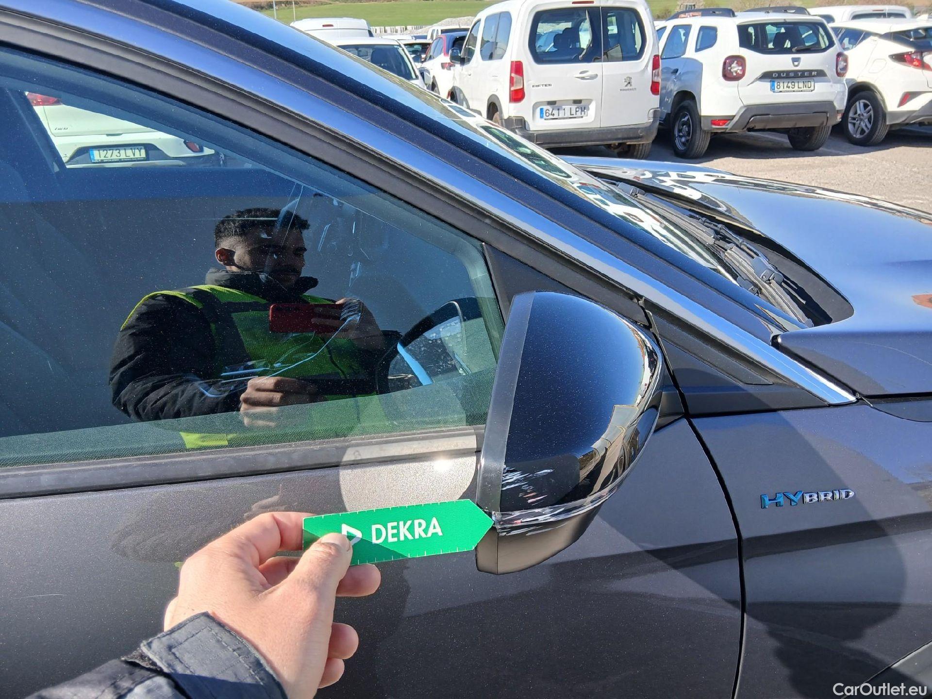  Peugeot  3008 PEUGEOT  Hybrid / 2020 / 5P / todoterreno 225 e-EAT8 Allure (AC2) #33