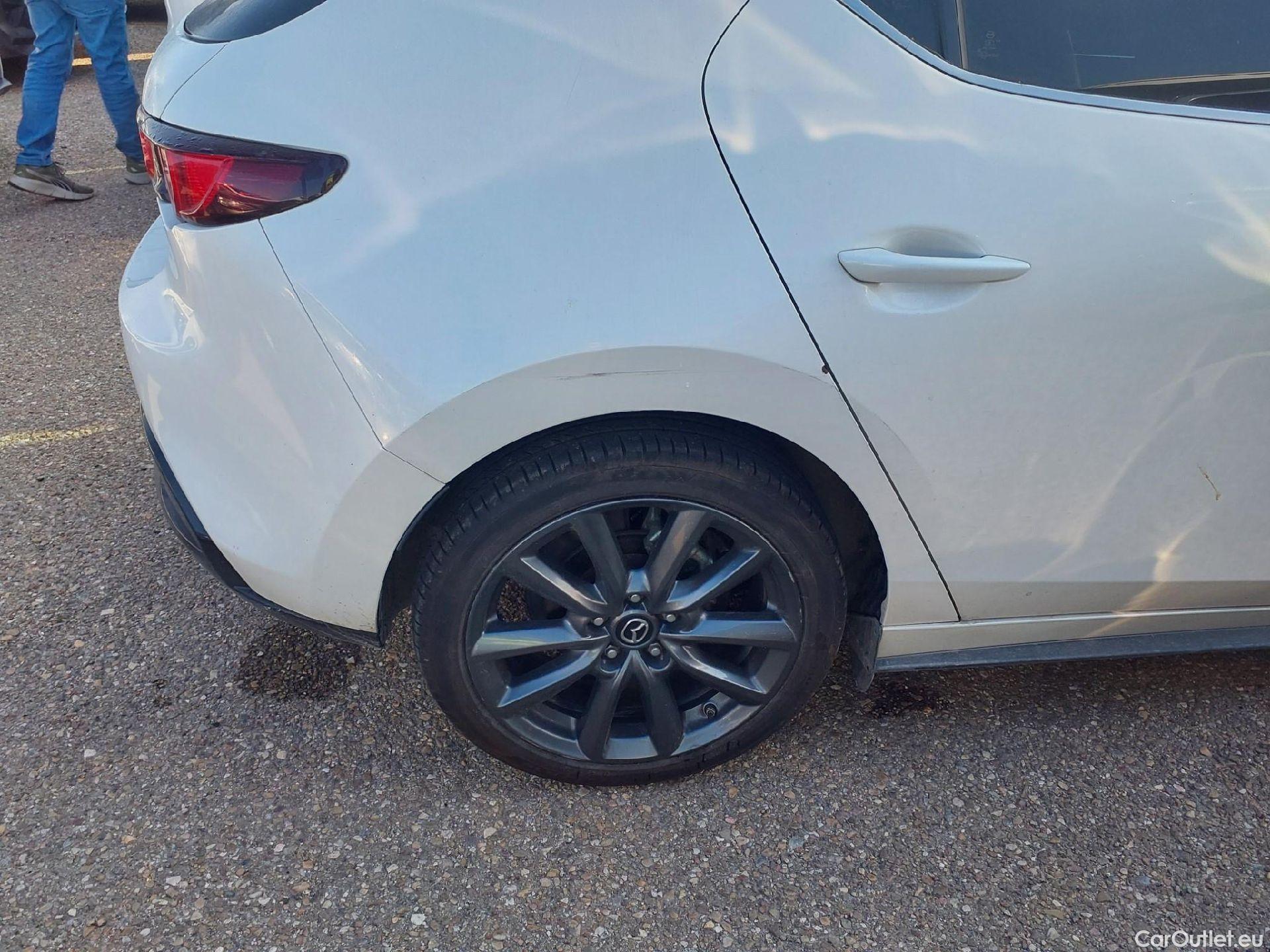  Mazda  3 MAZDA Mazda / 2019 / 5P / berlina con portón 2.0 e-SKYACTIV-G 88KW EVOLUTION #8