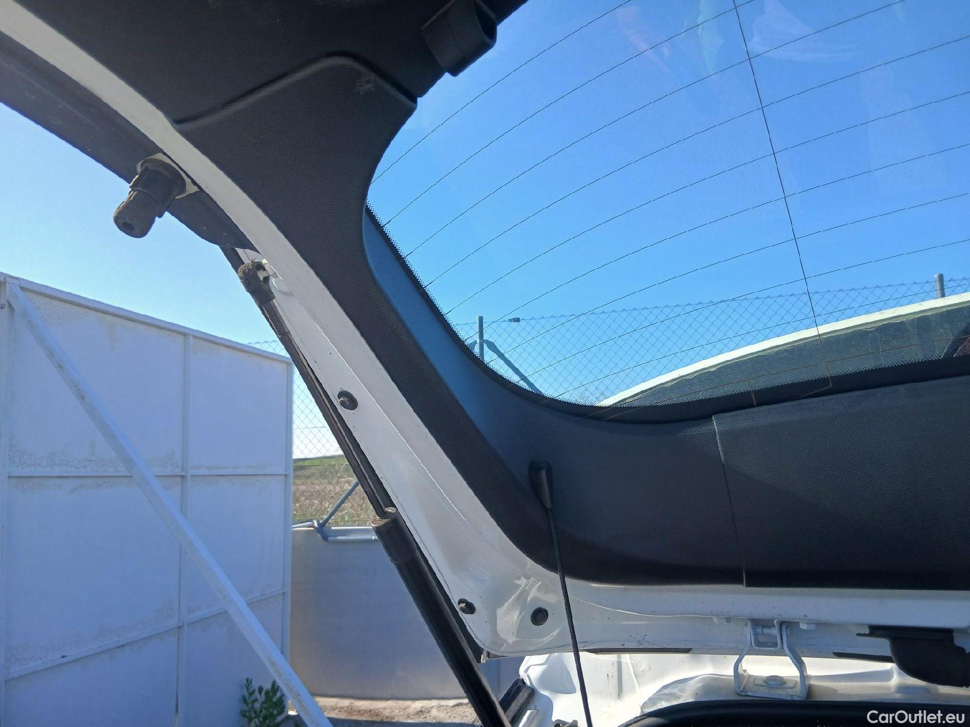  Peugeot  2008 PEUGEOT  / 2019 / 5P / todoterreno Active BlueHDI 81kW (110CV) #45