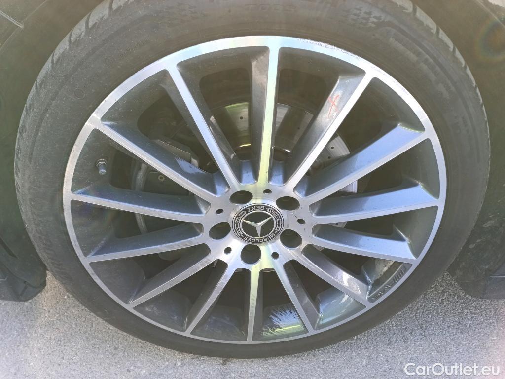  Mercedes  A-Klasse MERCEDES-BENZ Clase A / 2018 / 5P / berlina con portón A 220 #1