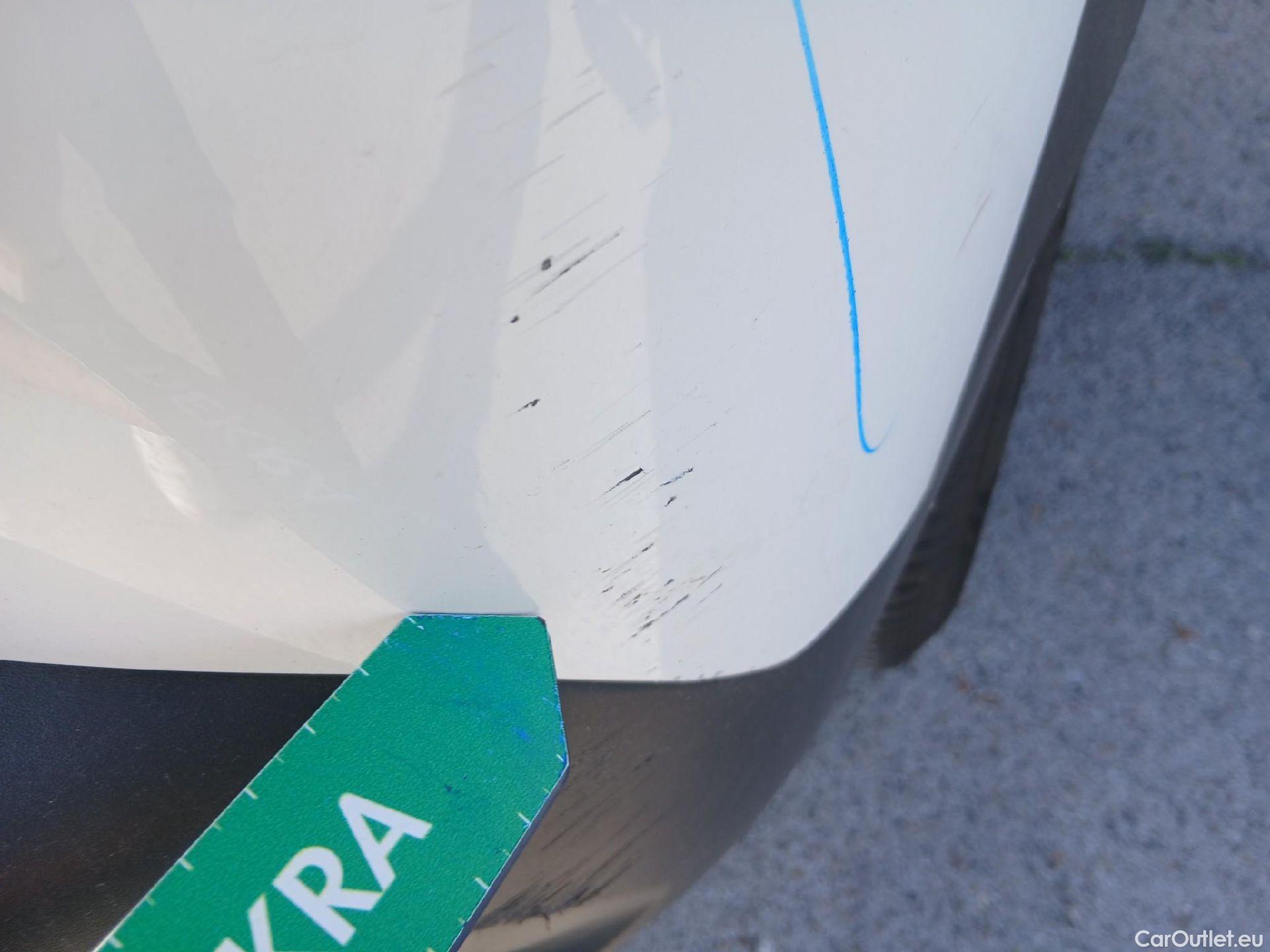  Peugeot  2008 PEUGEOT  / 2019 / 5P / todoterreno Active BlueHDI 81kW (110CV) #35