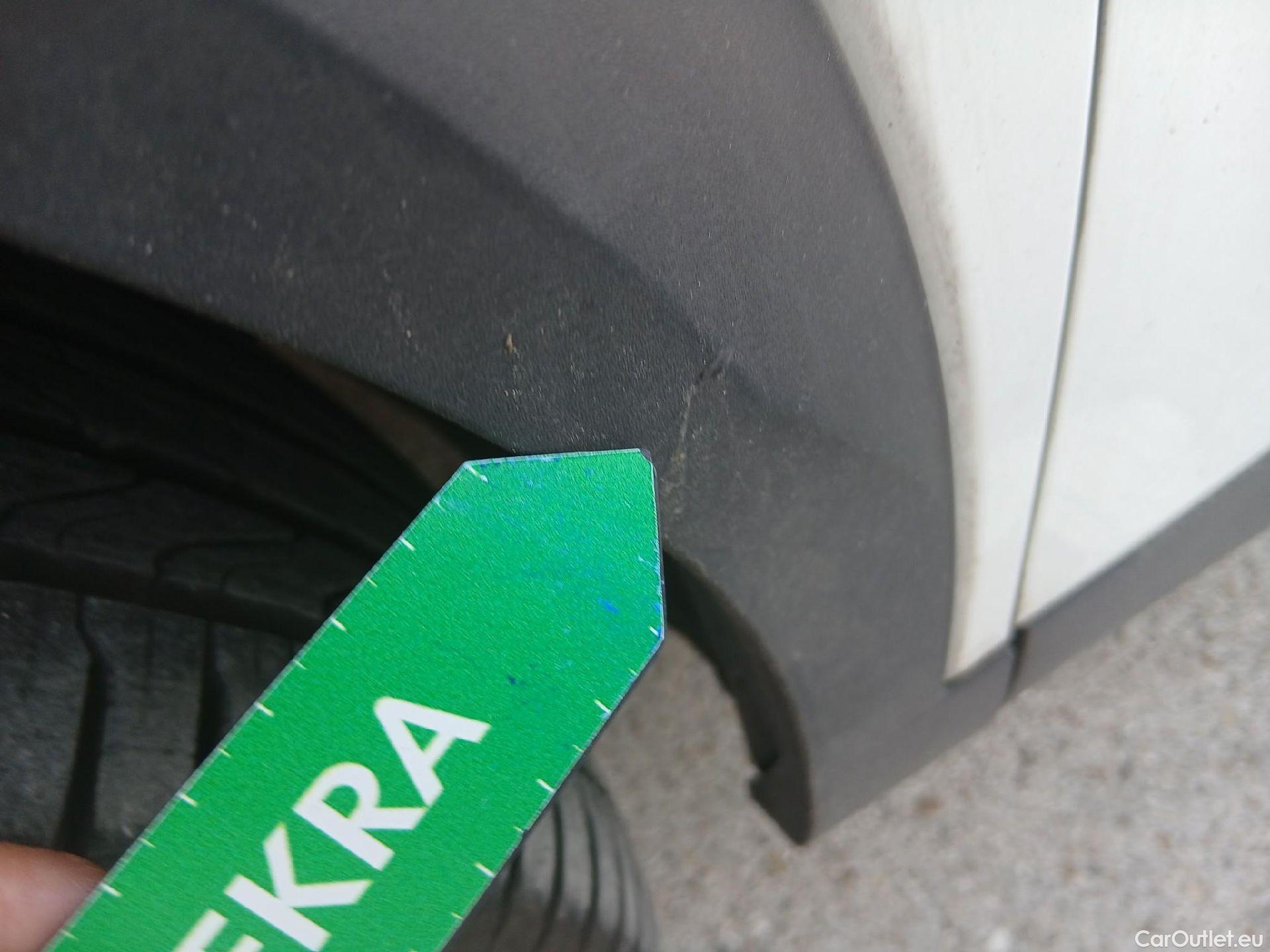  Peugeot  2008 PEUGEOT  / 2019 / 5P / todoterreno Active BlueHDI 81kW (110CV) #12