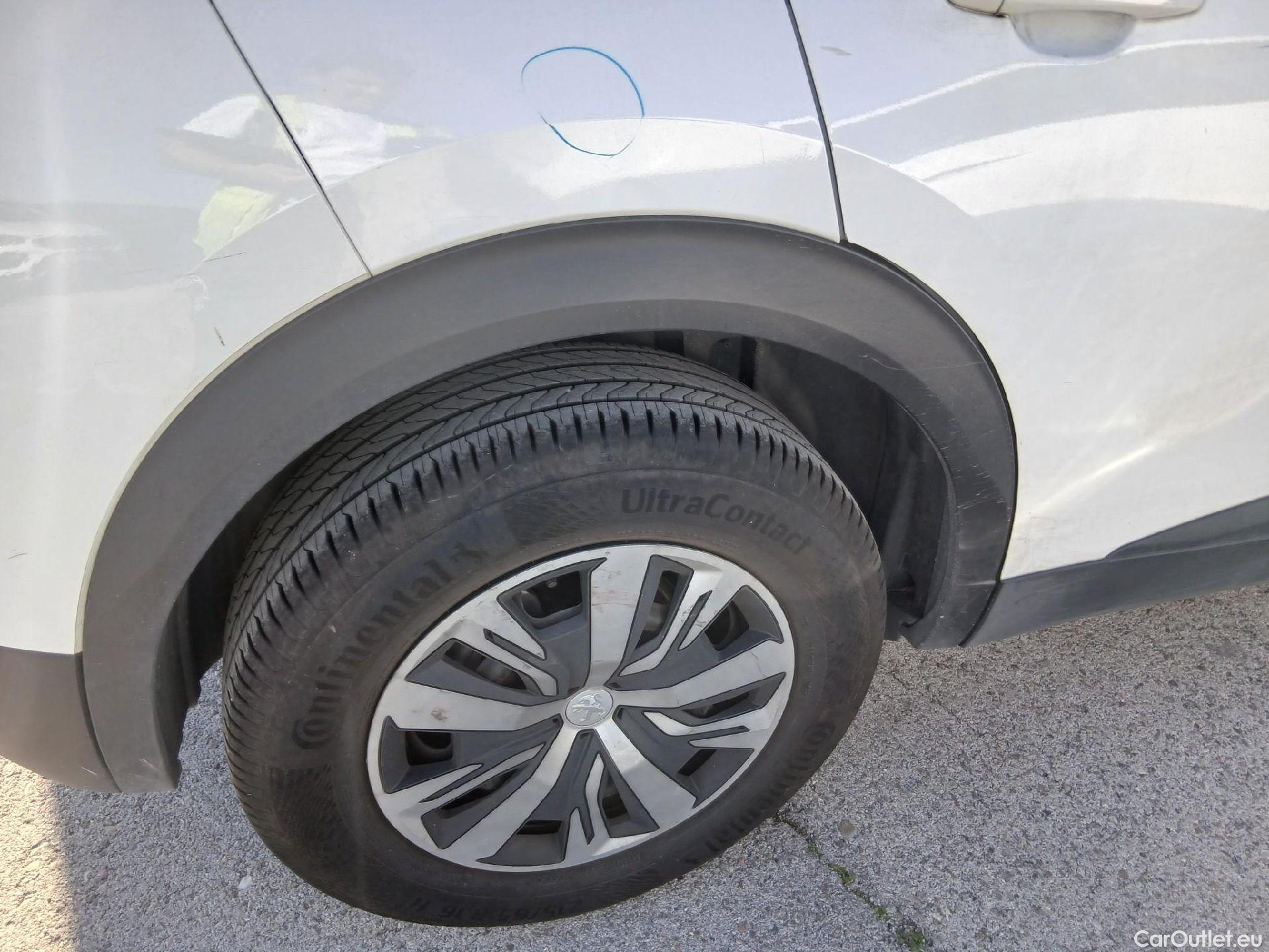  Peugeot  2008 PEUGEOT  / 2019 / 5P / todoterreno Active BlueHDI 81kW (110CV) #49