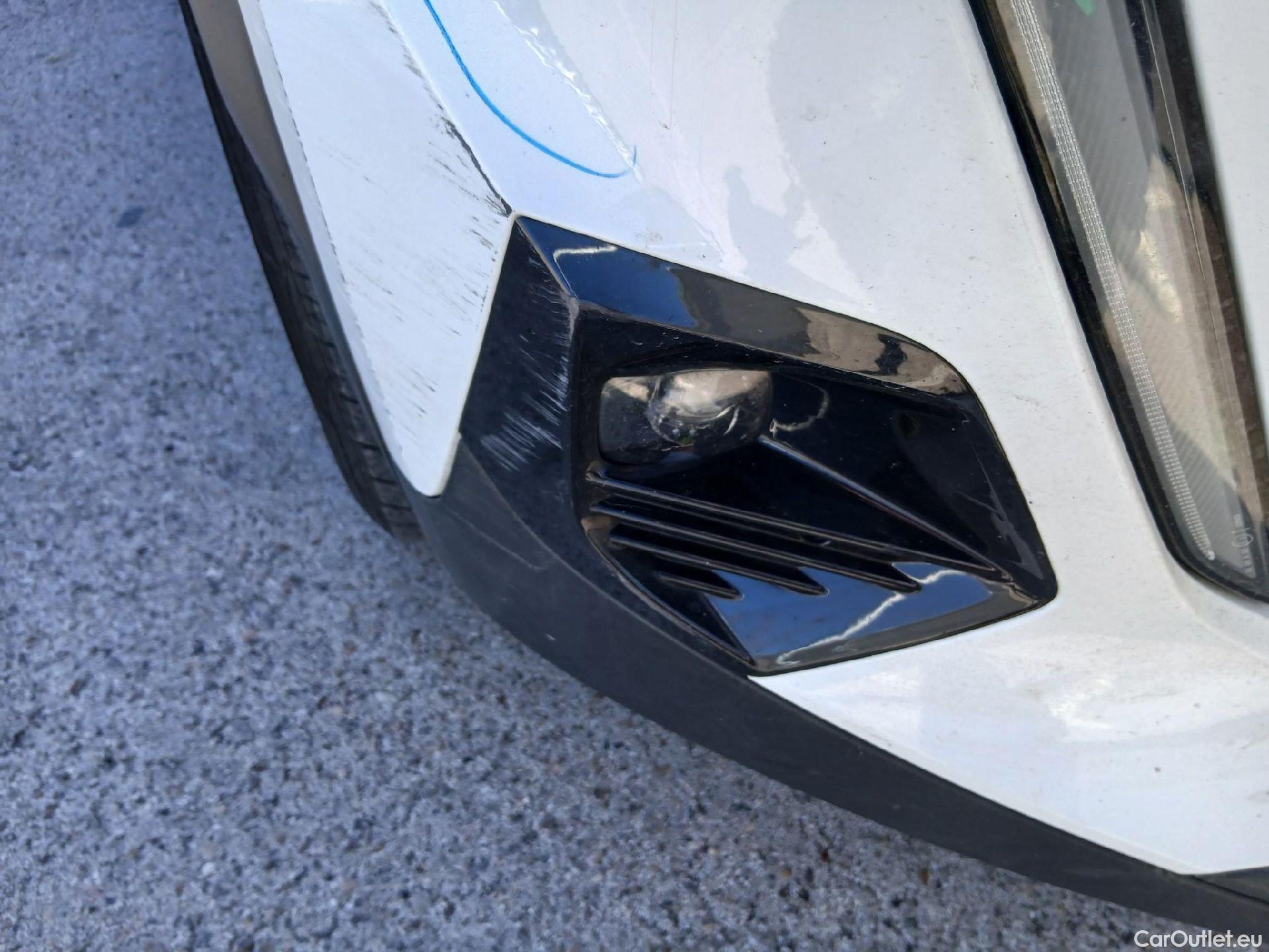  Peugeot  2008 PEUGEOT  / 2019 / 5P / todoterreno Active BlueHDI 81kW (110CV) #6