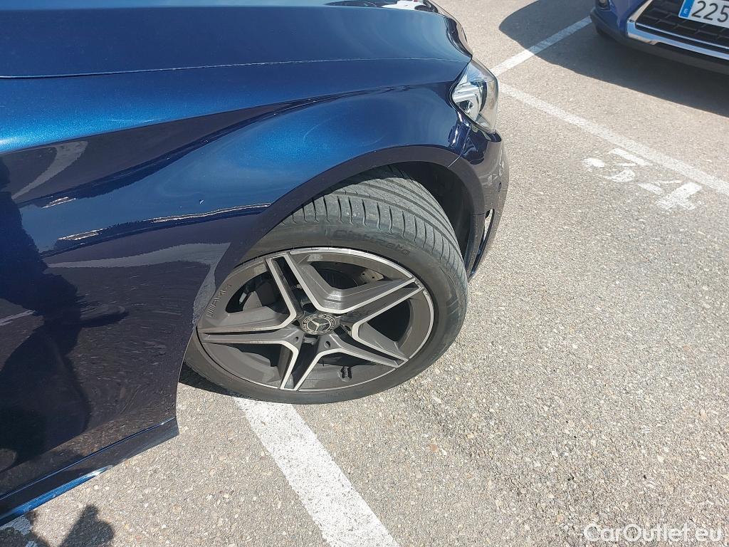  Mercedes  C-Klasse MERCEDES-BENZ Clase C / 2018 / 4P / sedán C 220 d #3