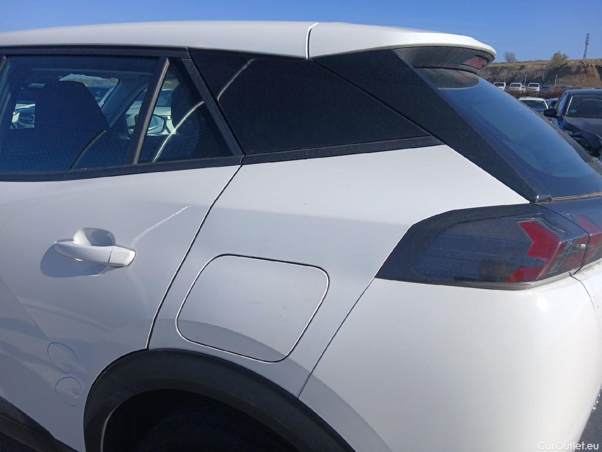  Peugeot  2008 PEUGEOT  / 2019 / 5P / todoterreno Active BlueHDI 81kW (110CV) #26