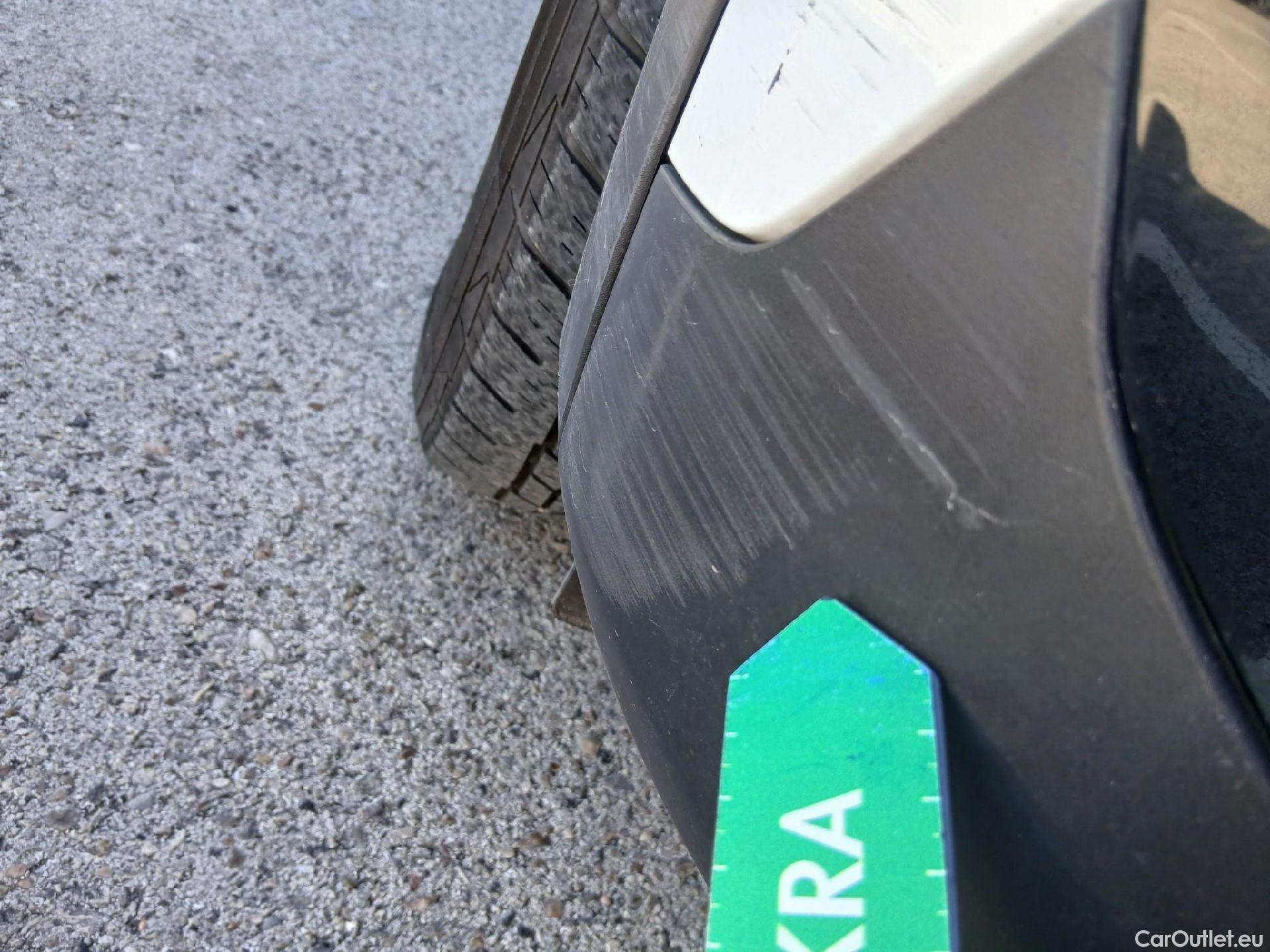  Peugeot  2008 PEUGEOT  / 2019 / 5P / todoterreno Active BlueHDI 81kW (110CV) #8